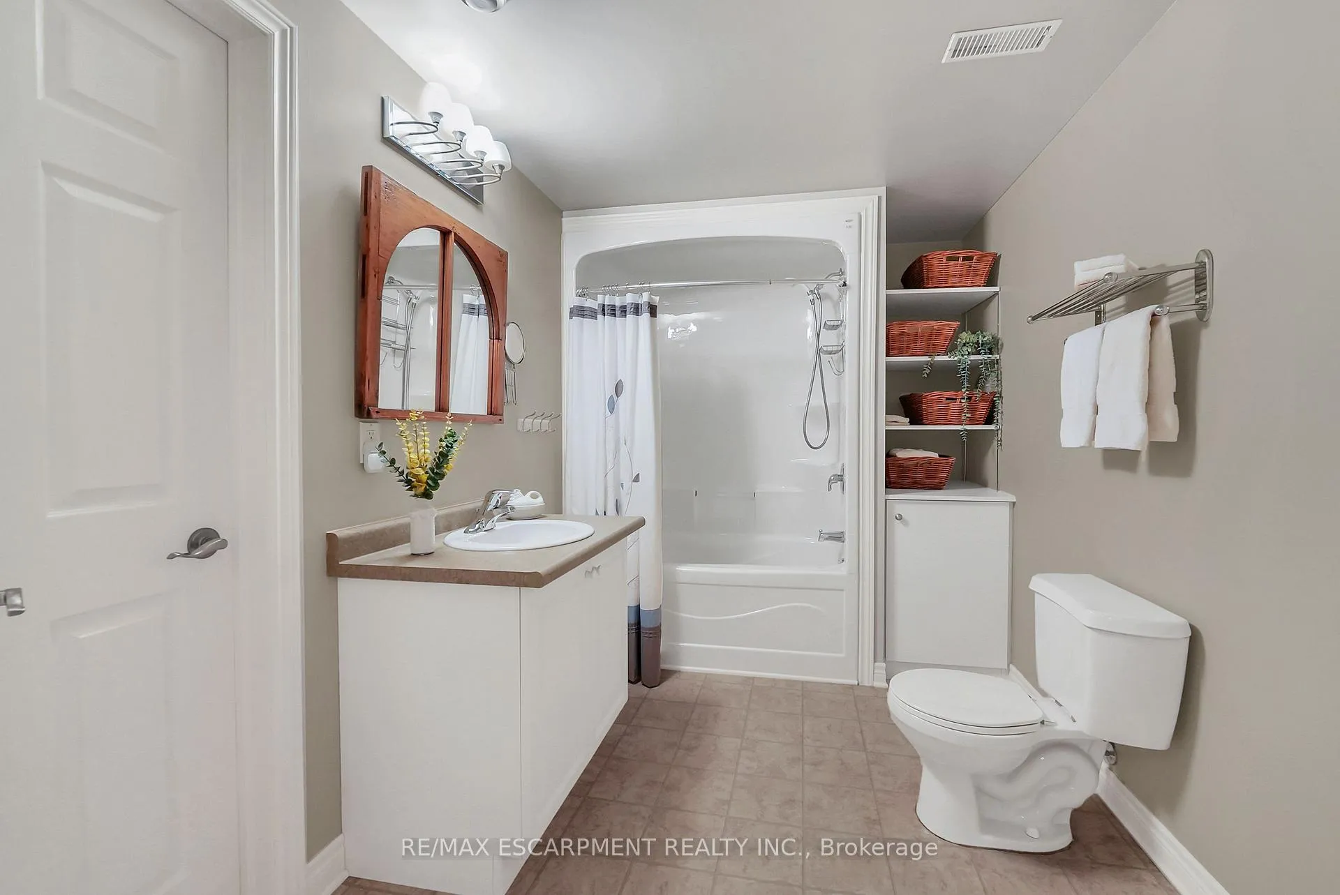 Photo 29 of 3910 Rainbow Lane, Lincoln, Lincoln-Jordan/Vineland — HOMEH