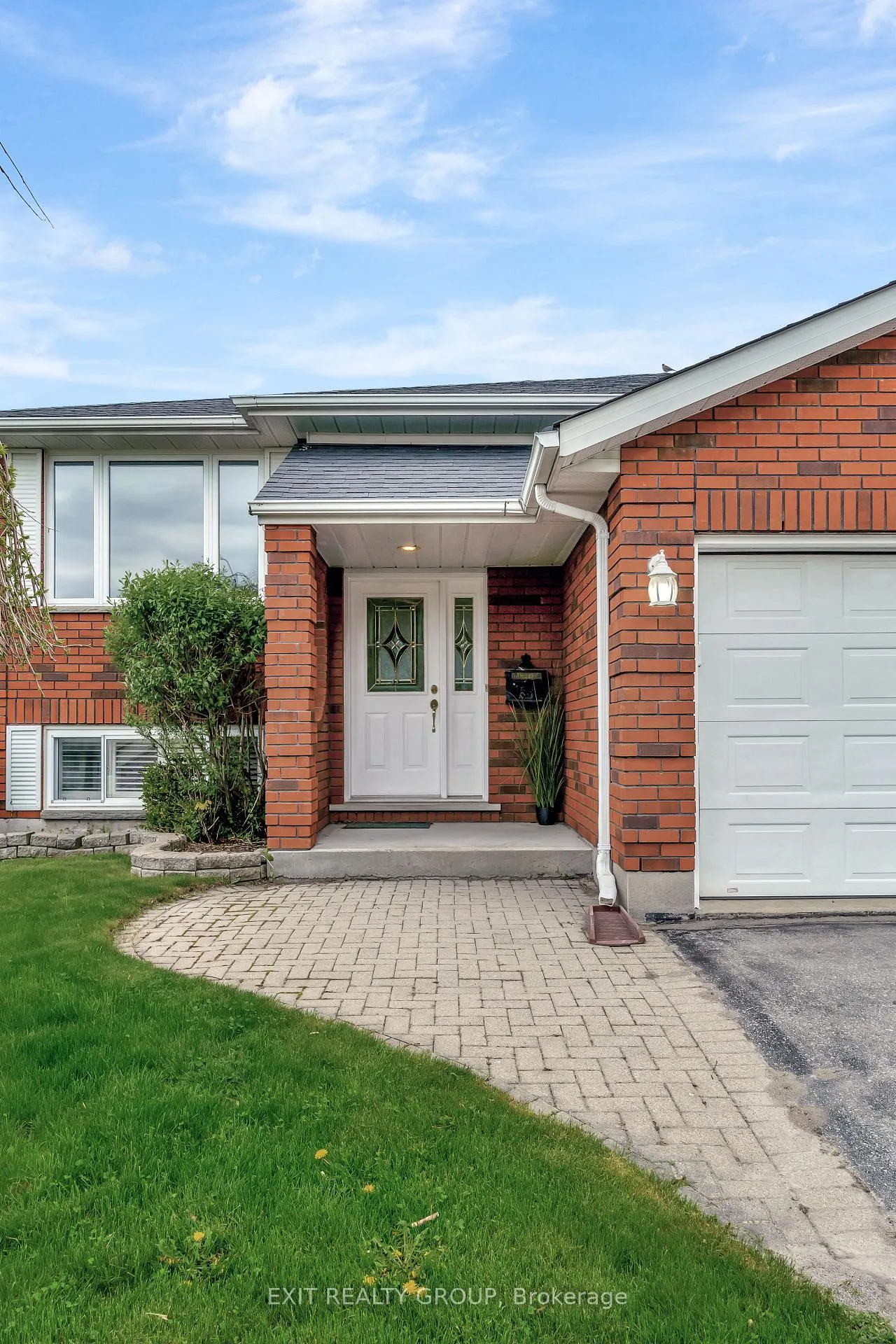 Photo 3 of 44 Bleeker Avenue, Quinte West, Sidney Ward — HOMEH