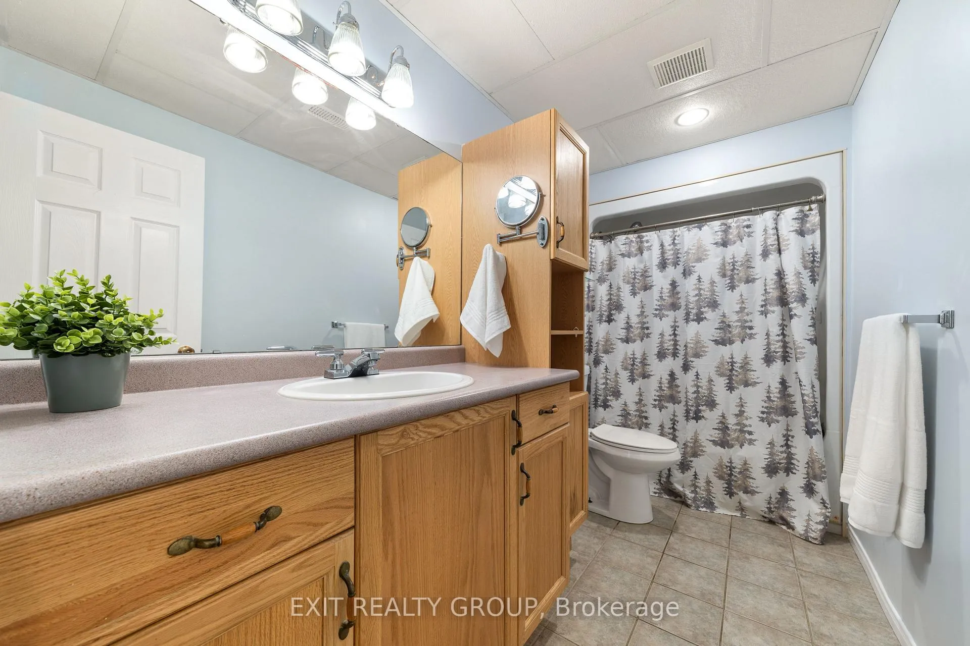 Photo 27 of 44 Bleeker Avenue, Quinte West, Sidney Ward — HOMEH