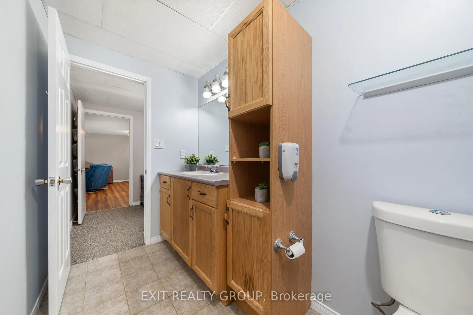 Photo 28 of 44 Bleeker Avenue, Quinte West, Sidney Ward — HOMEH