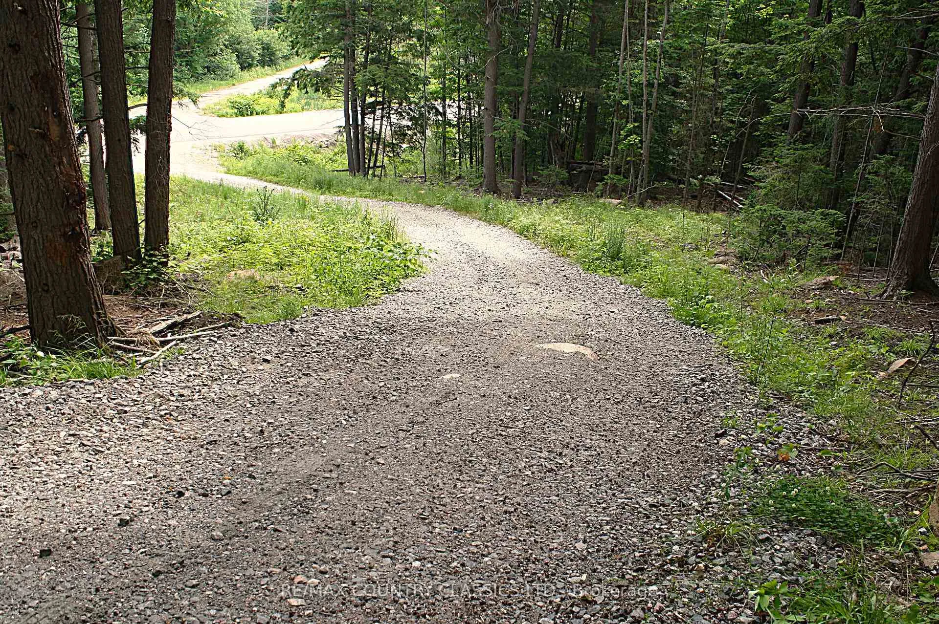 Photo 6 of 730 Airport Road, Hastings Highlands, Herschel Ward — HOMEH