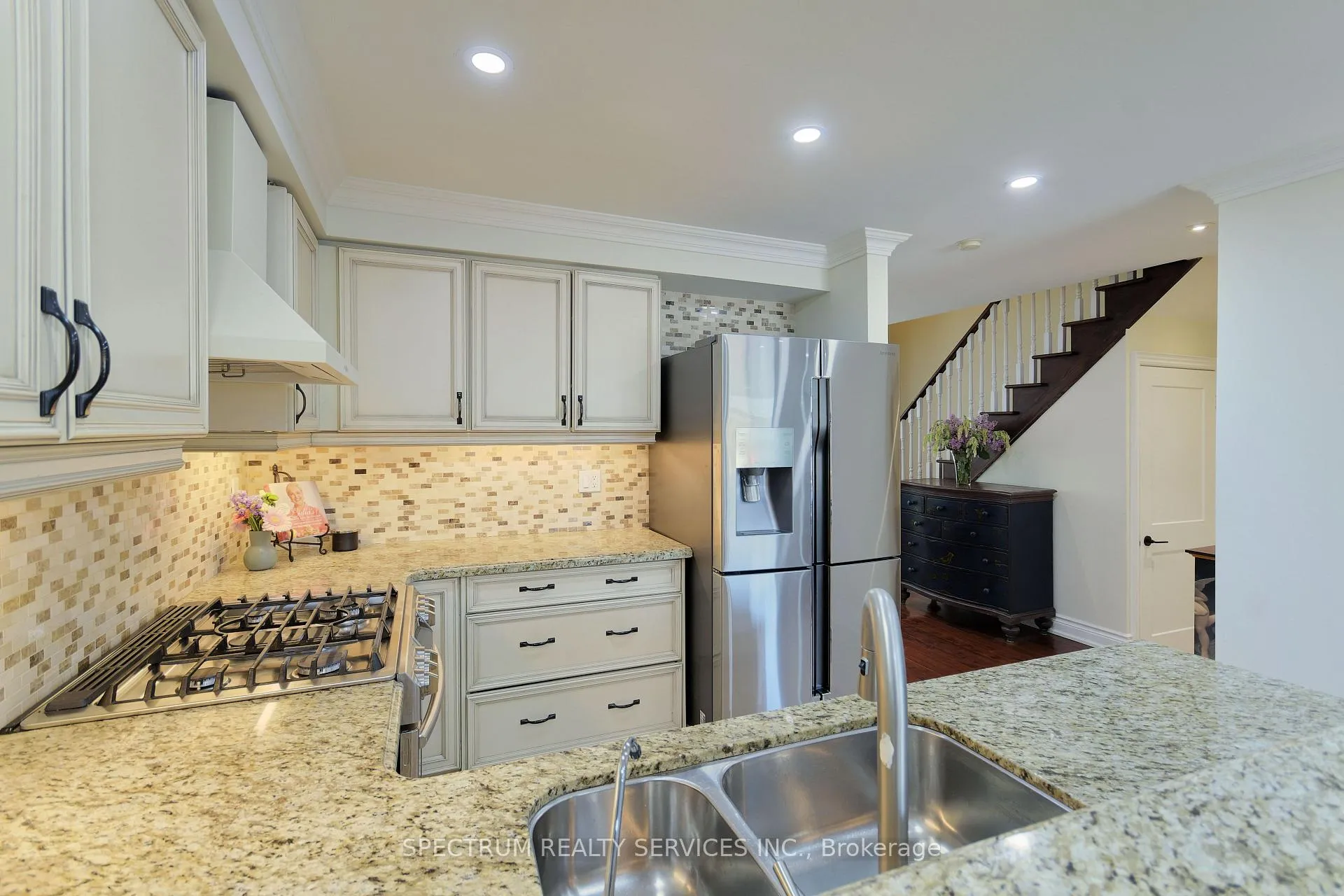 Photo 8 of 66 Decoroso Drive, Vaughan, Sonoma Heights — HOMEH