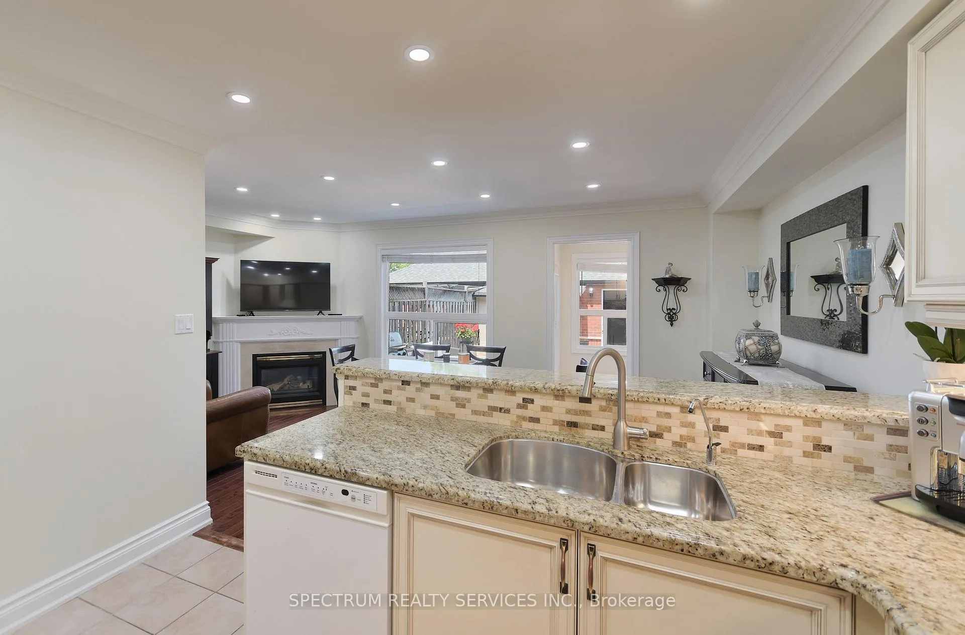 Photo 9 of 66 Decoroso Drive, Vaughan, Sonoma Heights — HOMEH