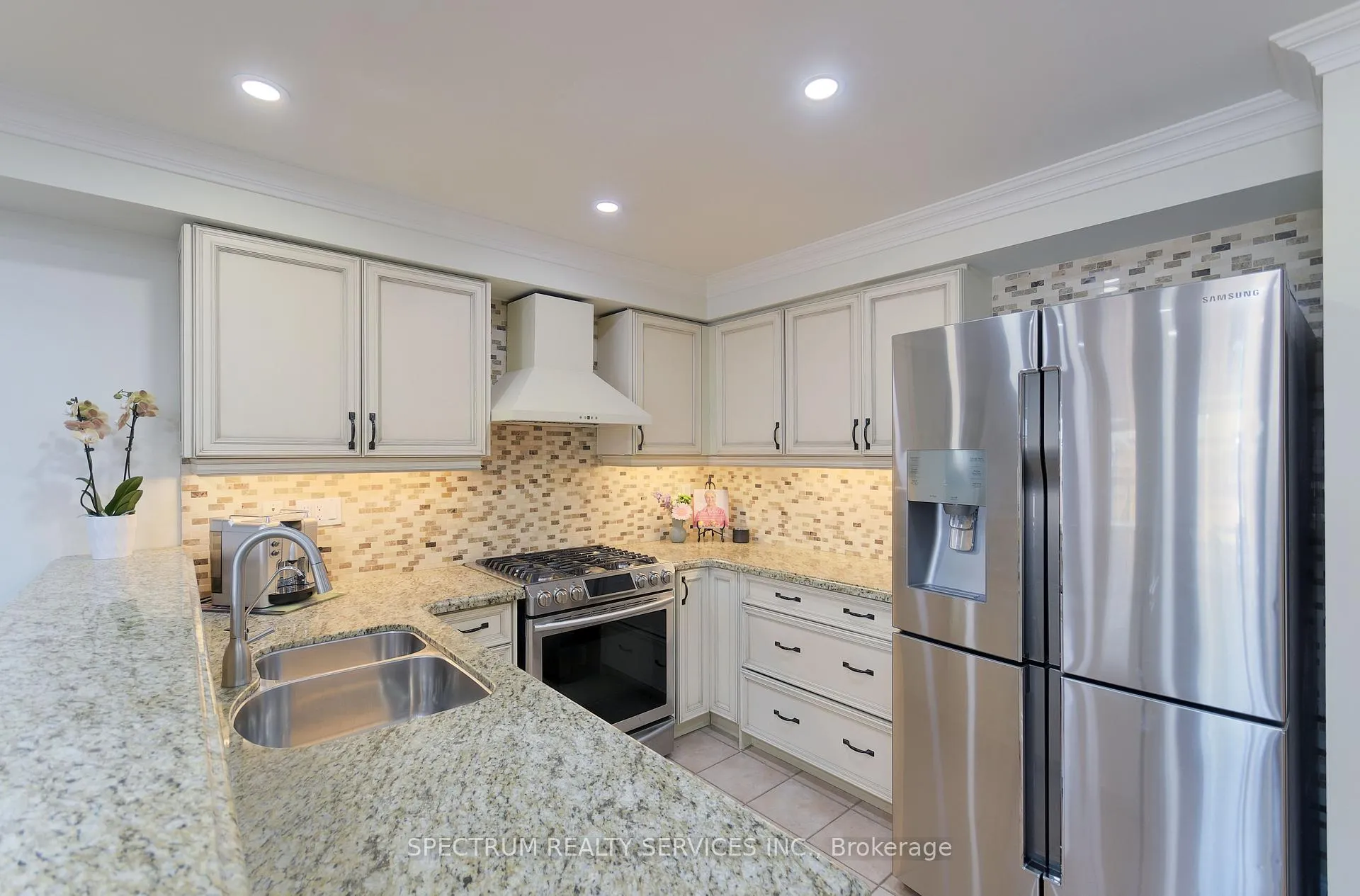 Photo 10 of 66 Decoroso Drive, Vaughan, Sonoma Heights — HOMEH