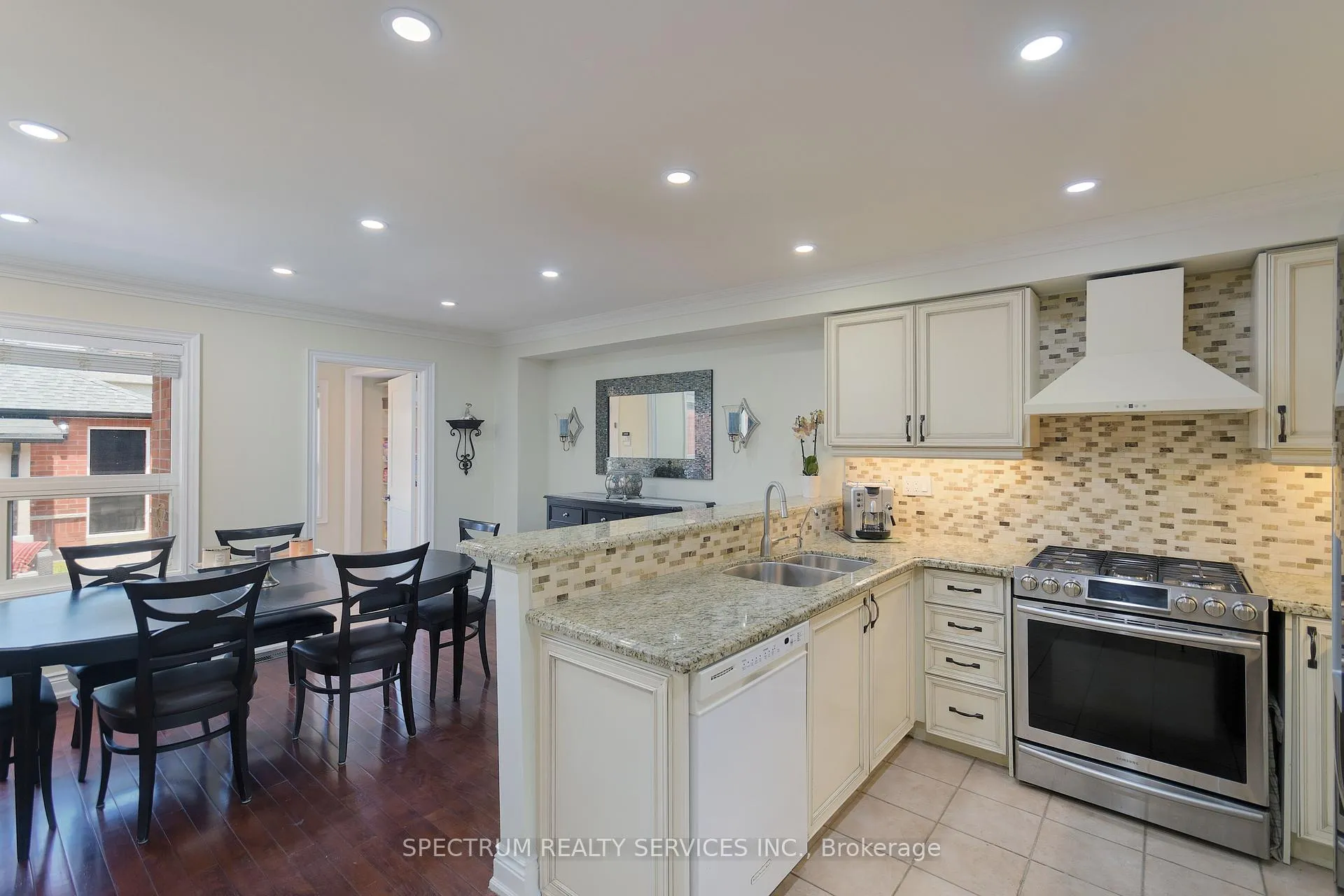 Photo 14 of 66 Decoroso Drive, Vaughan, Sonoma Heights — HOMEH