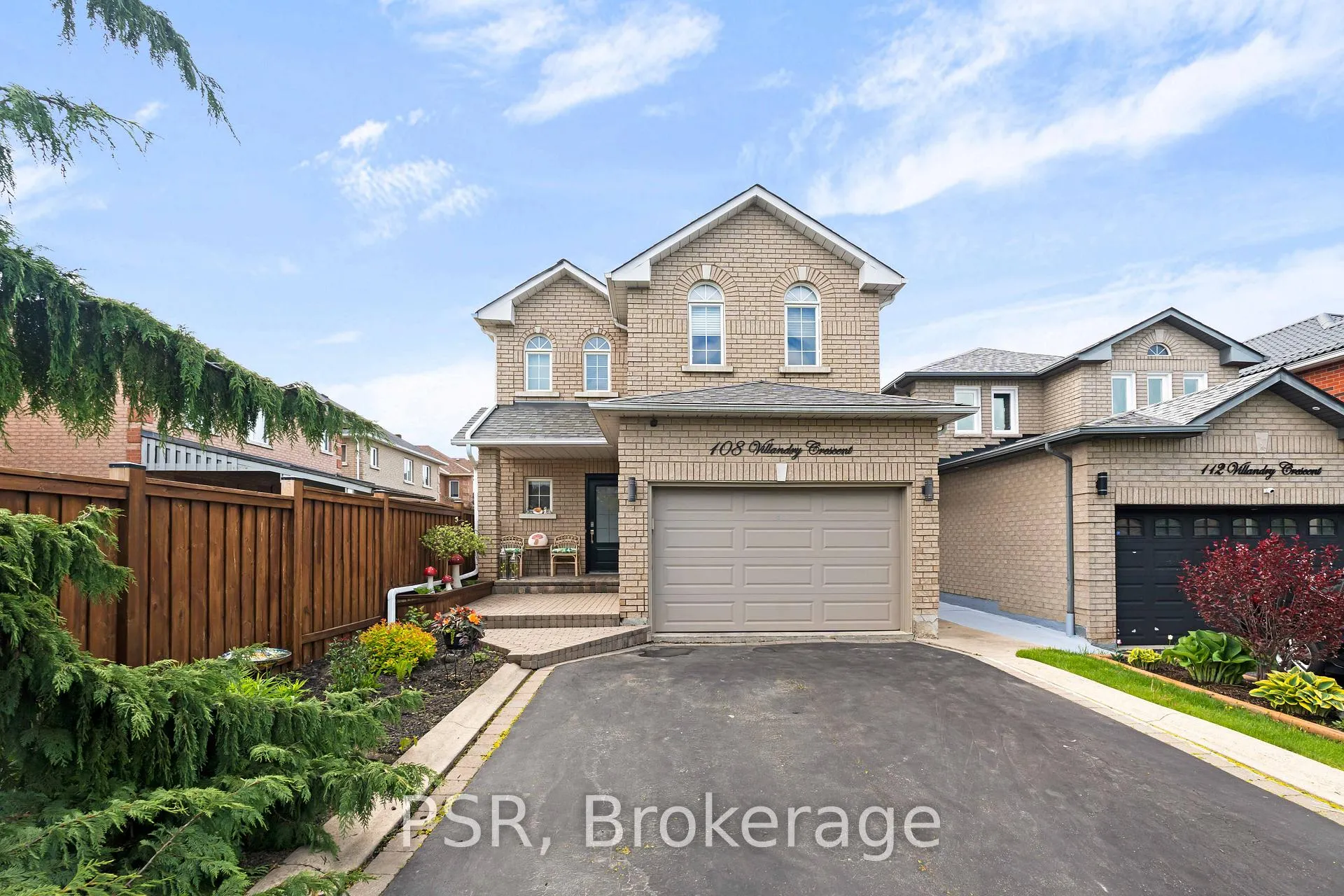 Photo 2 of 108 Villandry Crescent, Vaughan, Maple — HOMEH
