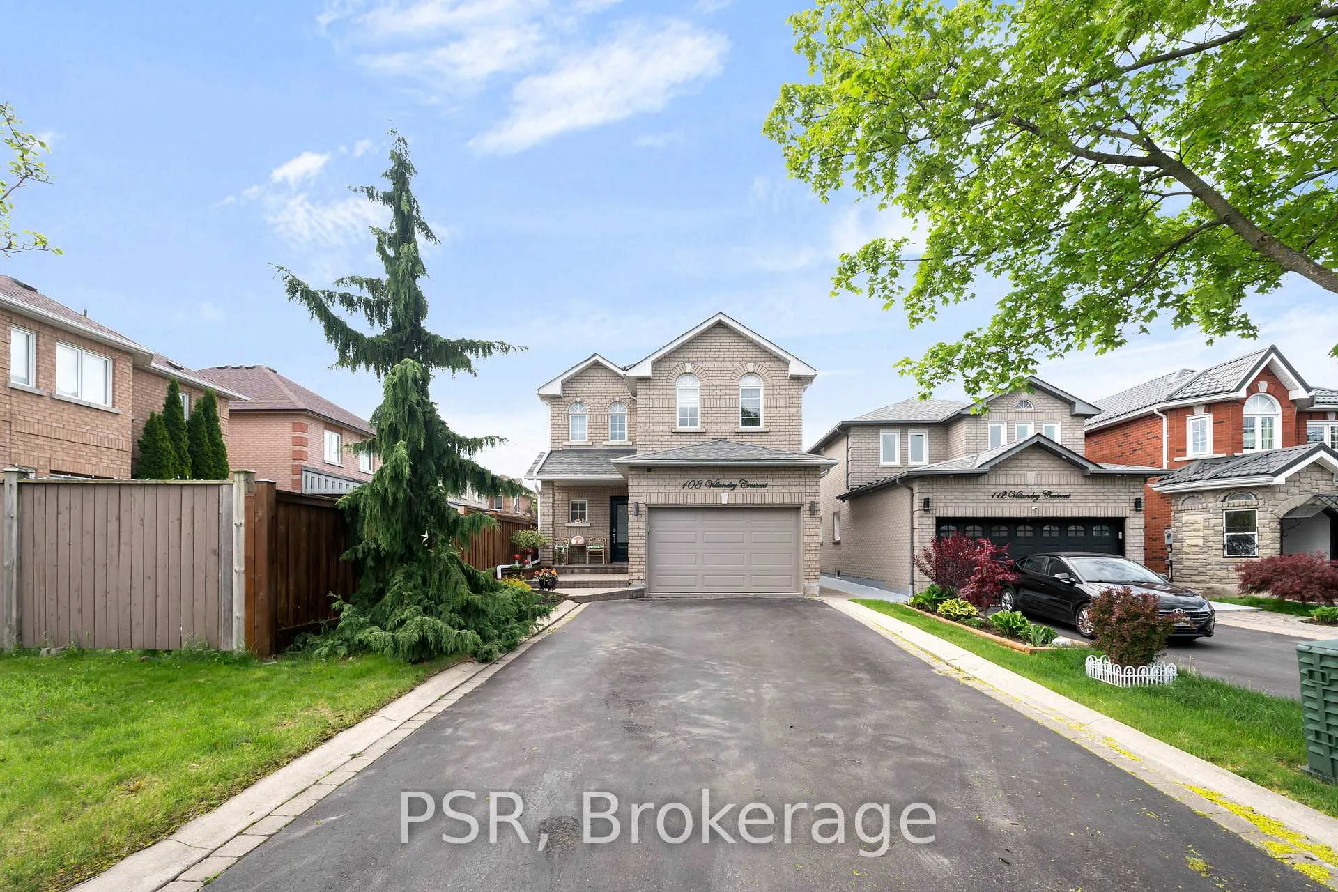 Photo 4 of 108 Villandry Crescent, Vaughan, Maple — HOMEH