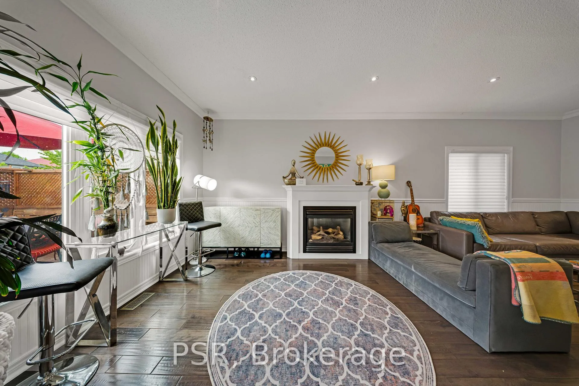 Photo 13 of 108 Villandry Crescent, Vaughan, Maple — HOMEH