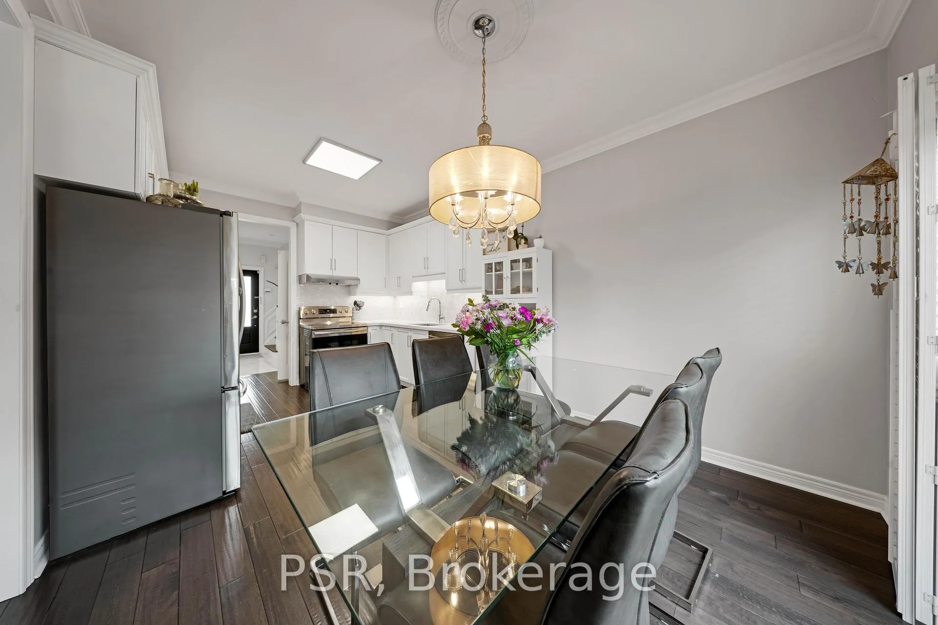 Photo 18 of 108 Villandry Crescent, Vaughan, Maple — HOMEH