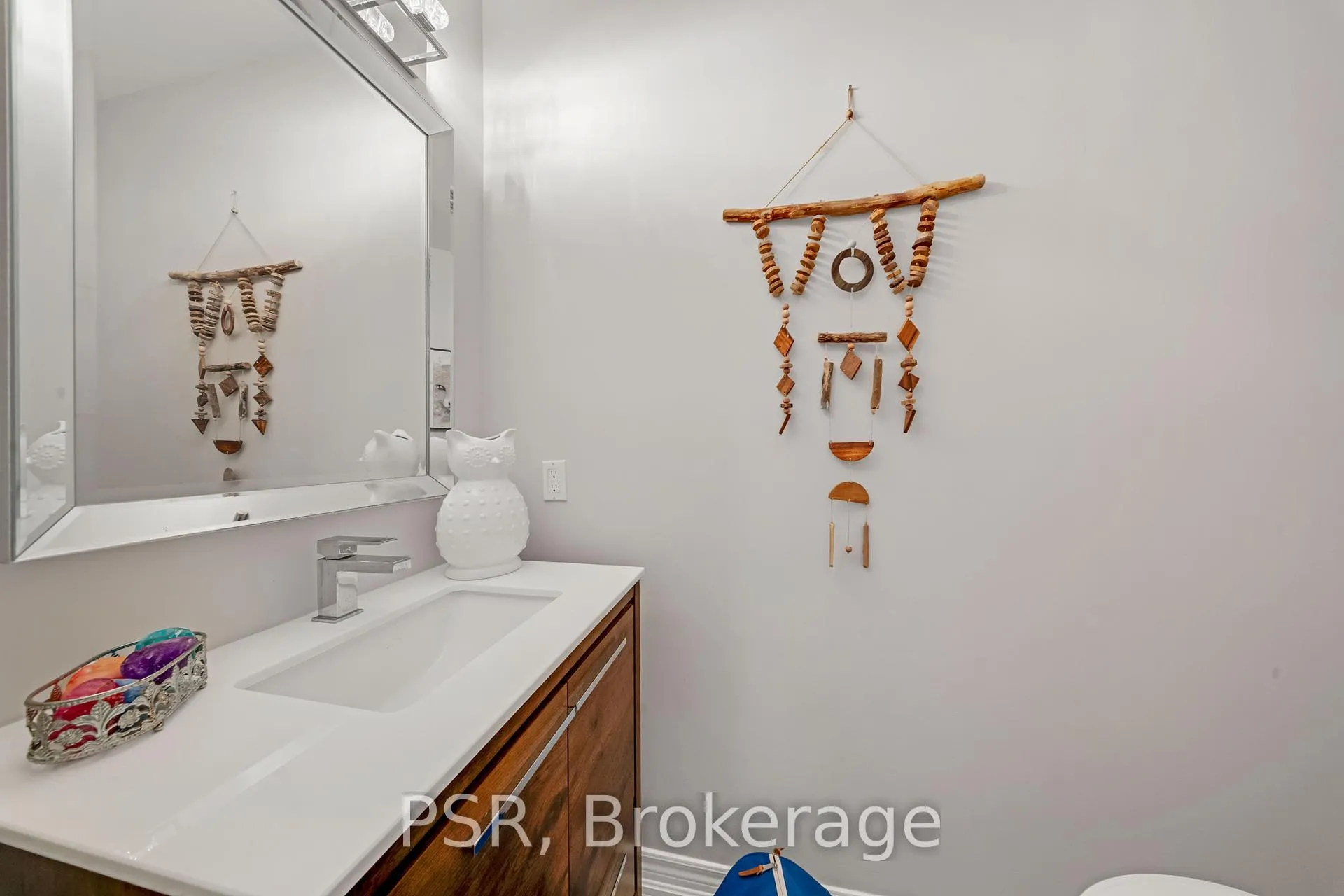 Photo 21 of 108 Villandry Crescent, Vaughan, Maple — HOMEH