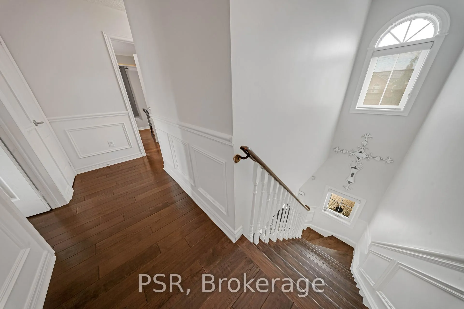 Photo 23 of 108 Villandry Crescent, Vaughan, Maple — HOMEH