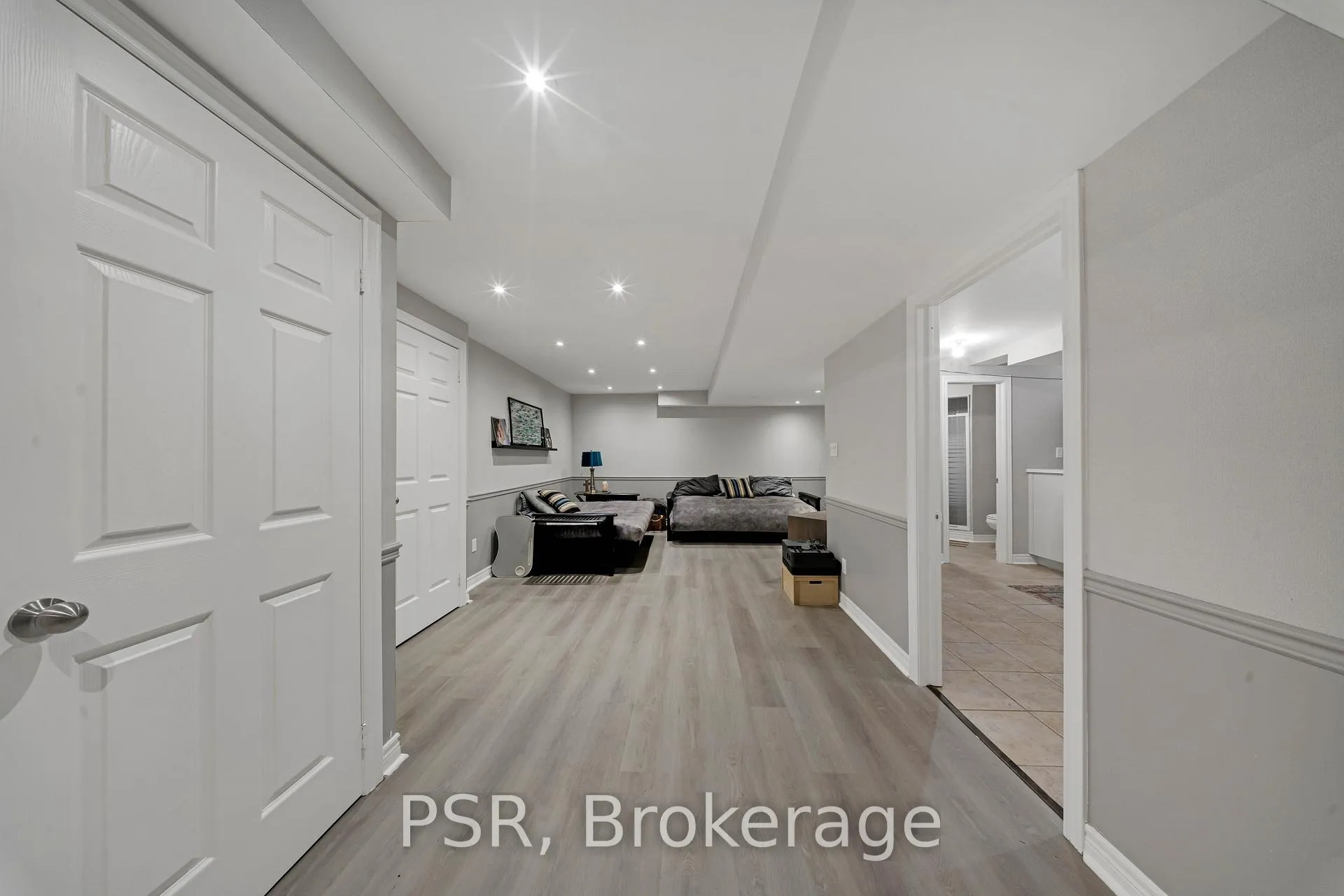 Photo 34 of 108 Villandry Crescent, Vaughan, Maple — HOMEH