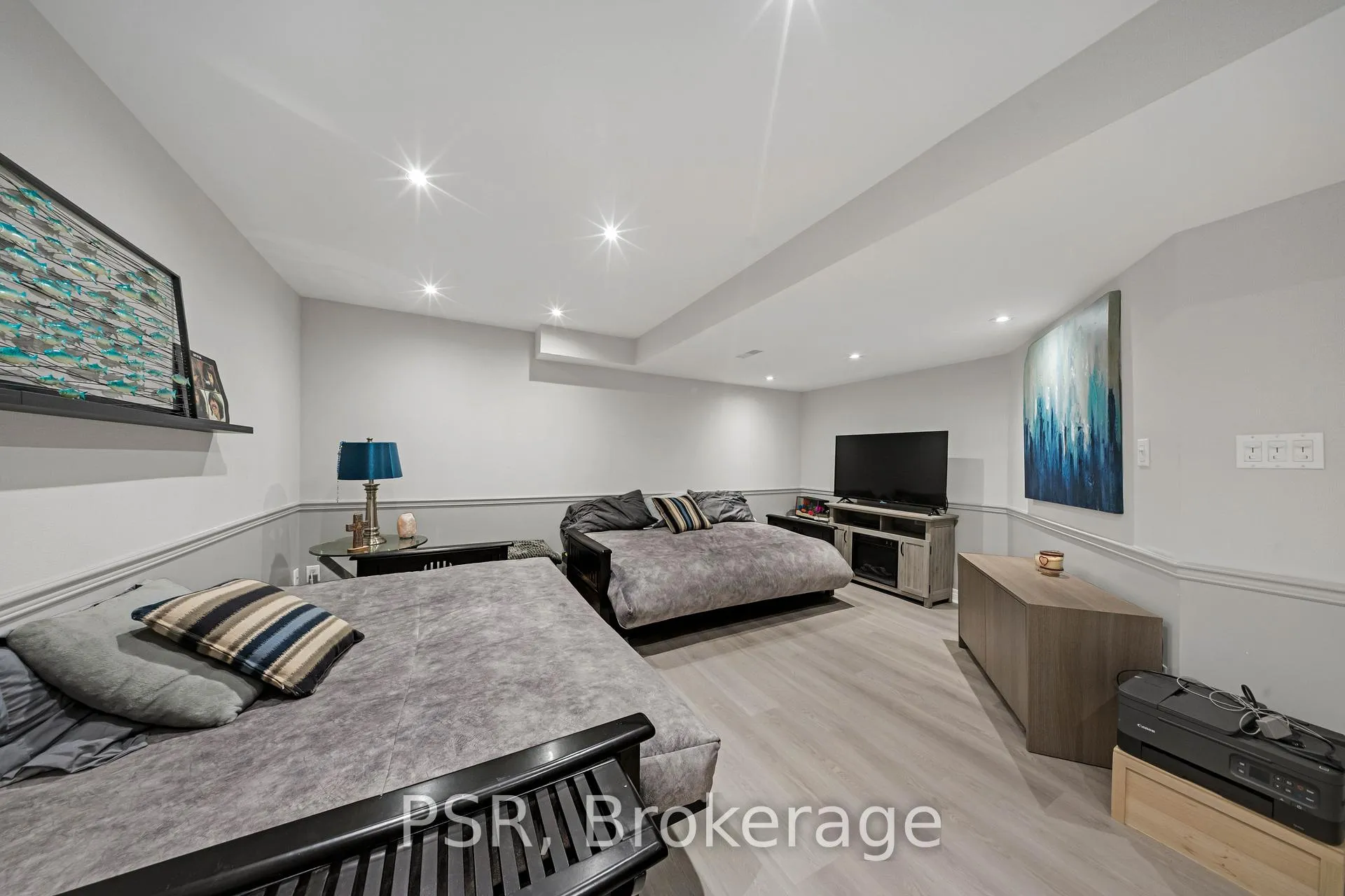 Photo 35 of 108 Villandry Crescent, Vaughan, Maple — HOMEH