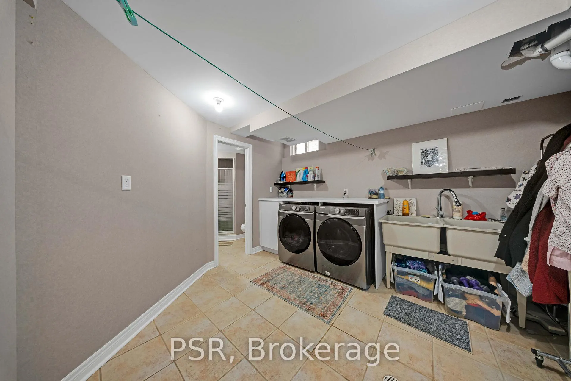 Photo 37 of 108 Villandry Crescent, Vaughan, Maple — HOMEH