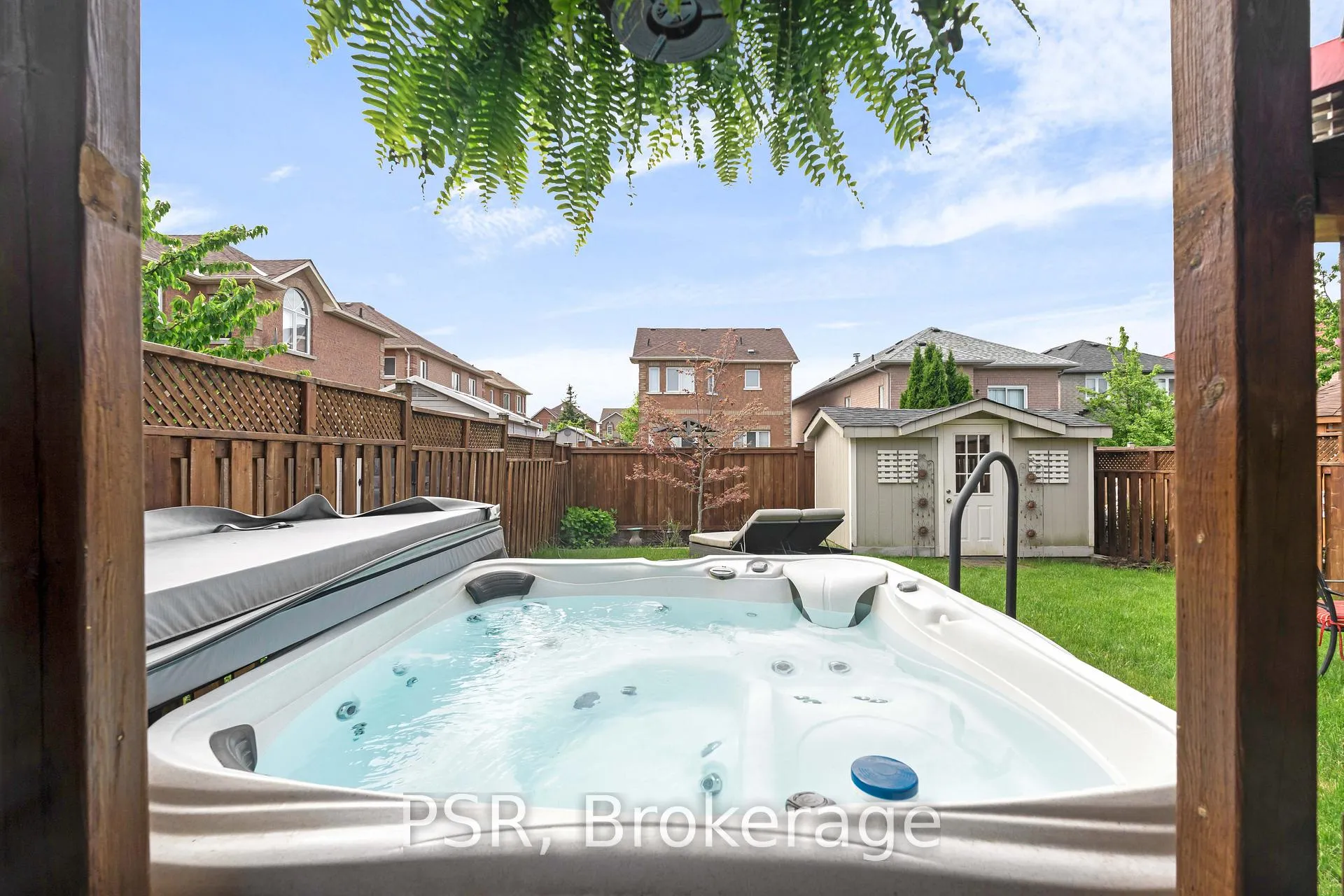 Photo 48 of 108 Villandry Crescent, Vaughan, Maple — HOMEH