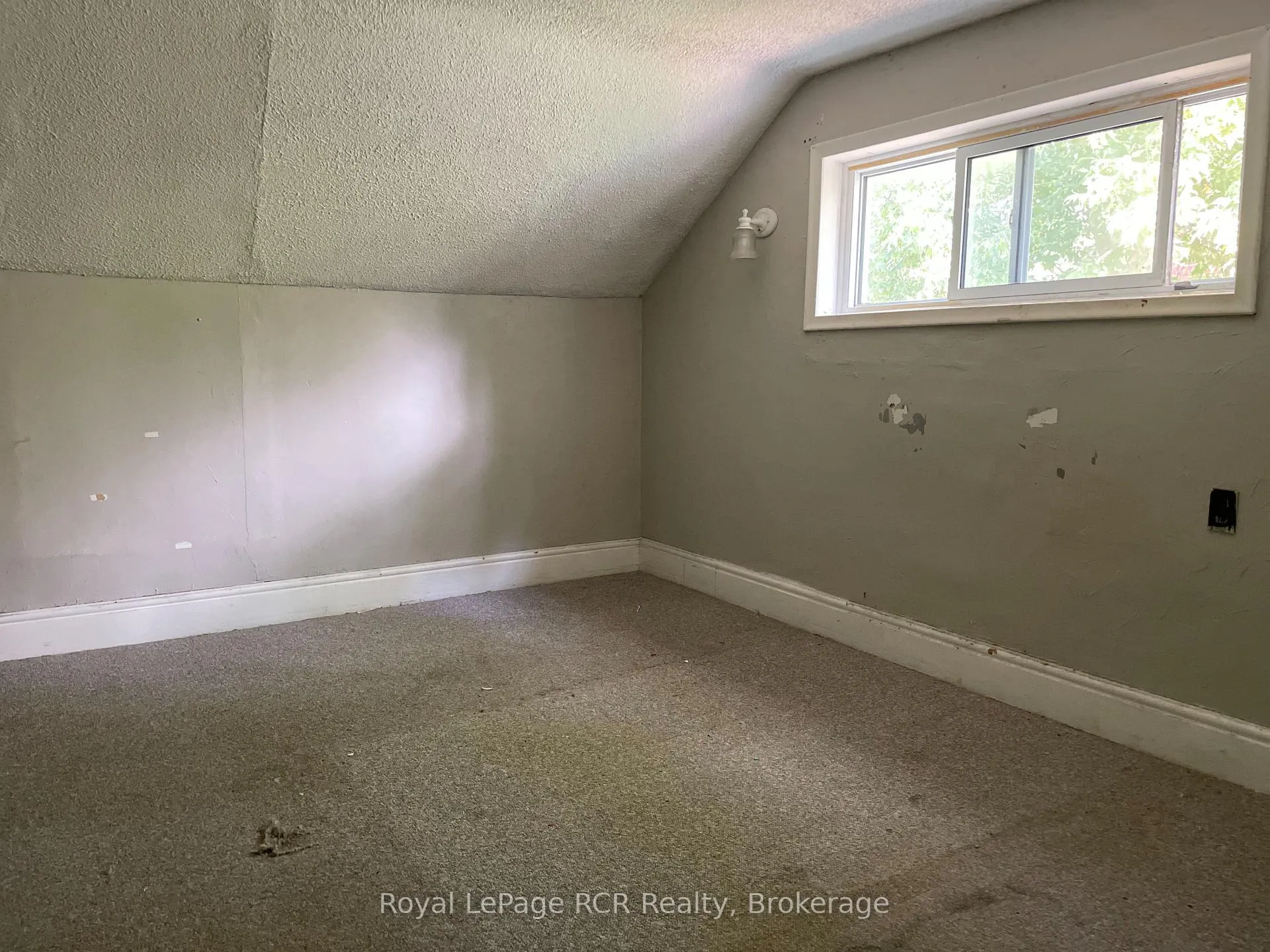 Photo 9 of 46 Robertson Street, Minto — HOMEH