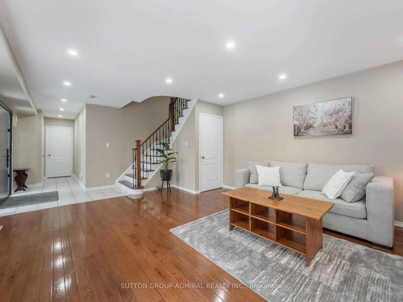 Photo 4 of 2 Marathon Avenue, Vaughan, Patterson — HOMEH