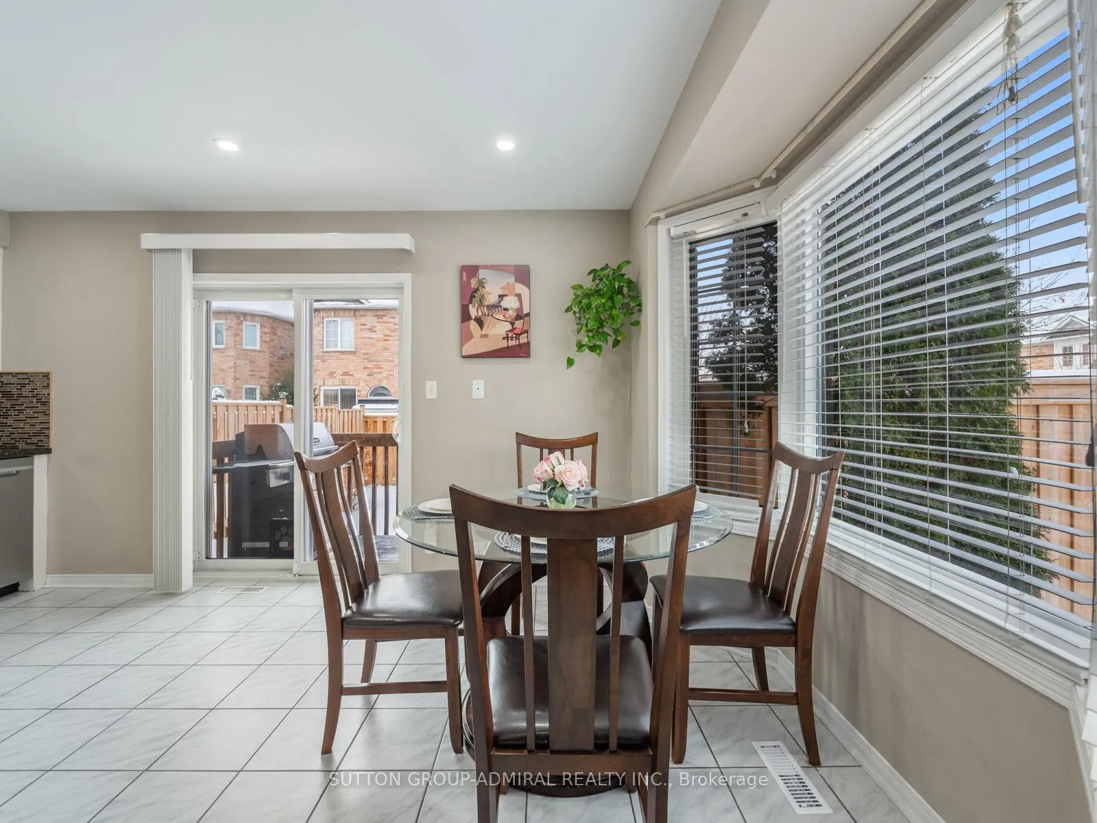 Photo 6 of 2 Marathon Avenue, Vaughan, Patterson — HOMEH