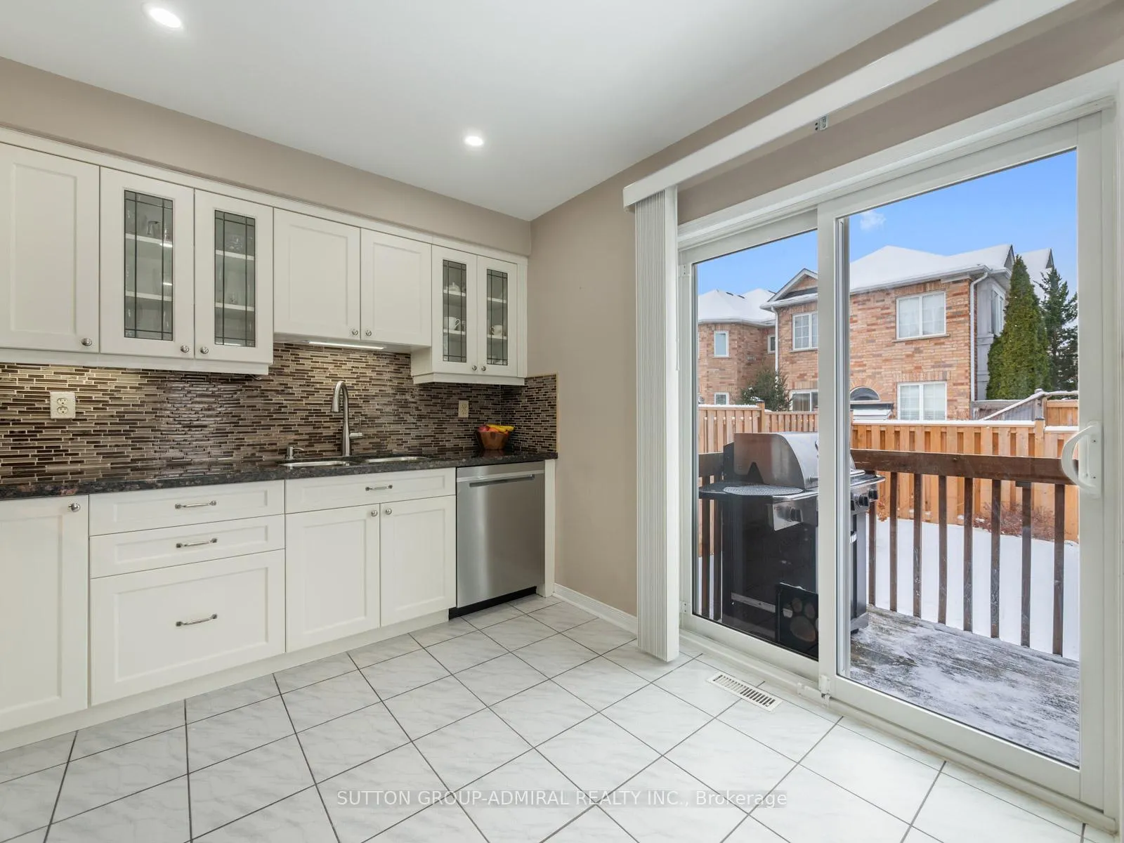 Photo 7 of 2 Marathon Avenue, Vaughan, Patterson — HOMEH
