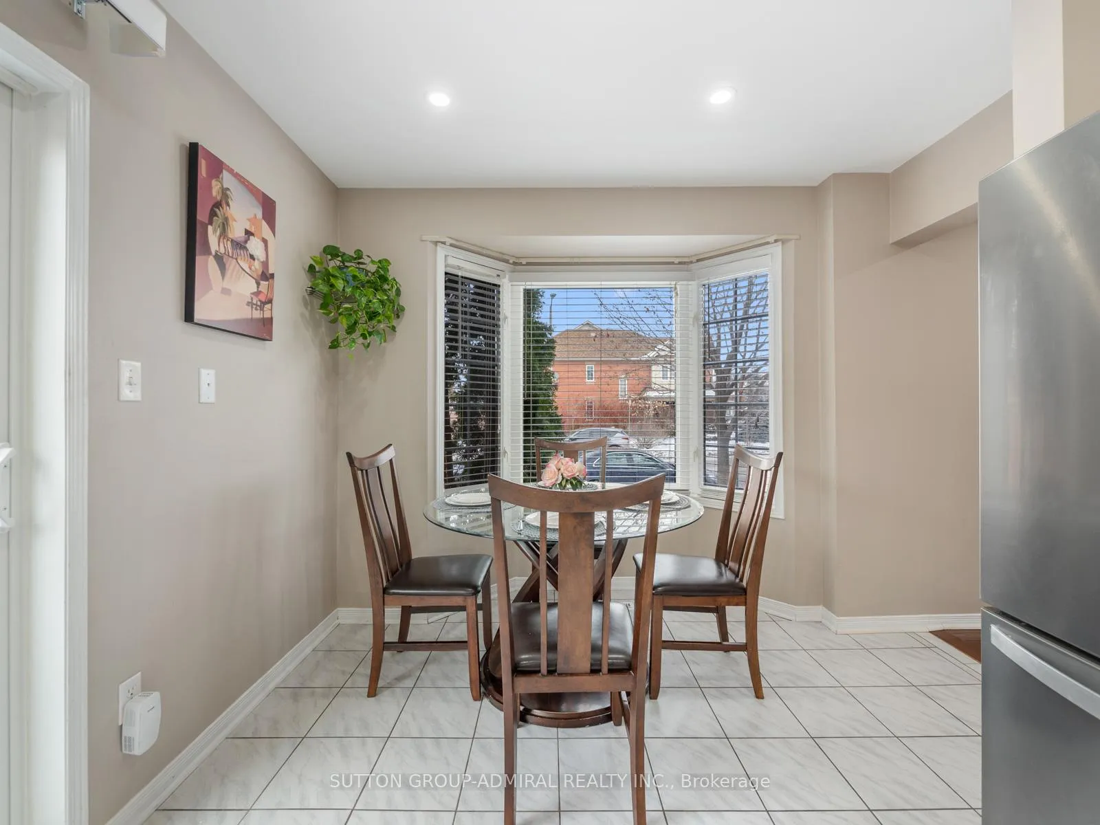Photo 11 of 2 Marathon Avenue, Vaughan, Patterson — HOMEH