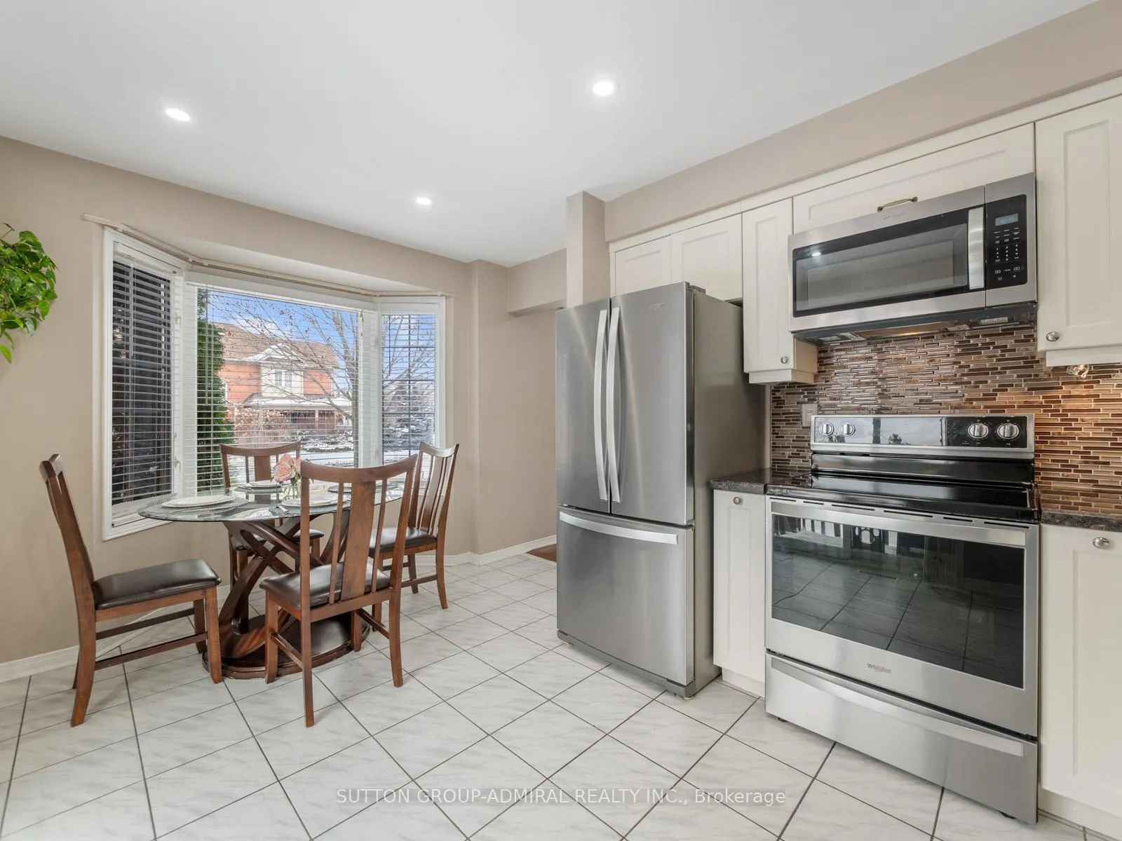 Photo 13 of 2 Marathon Avenue, Vaughan, Patterson — HOMEH