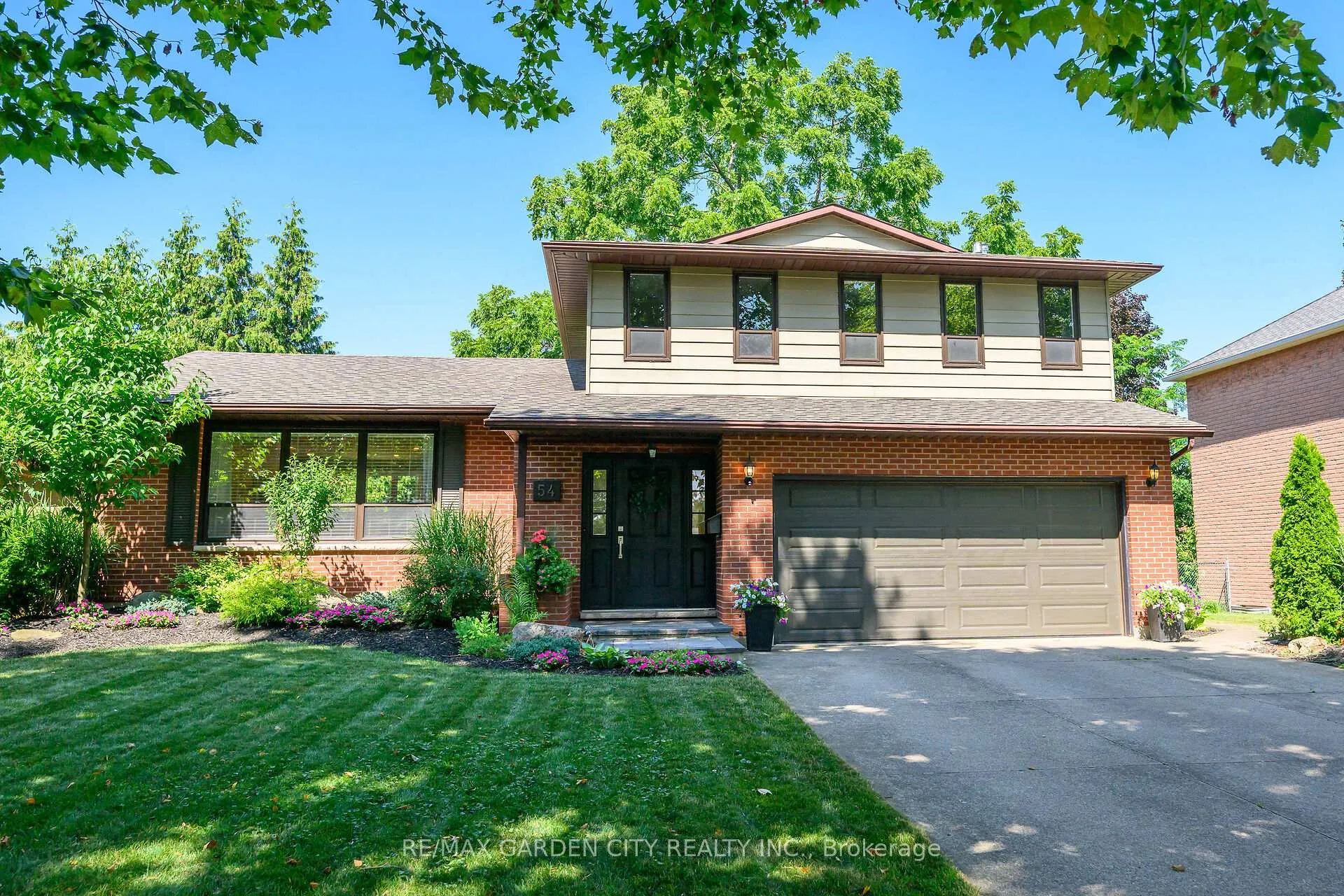 Front of 54 Driftwood Court