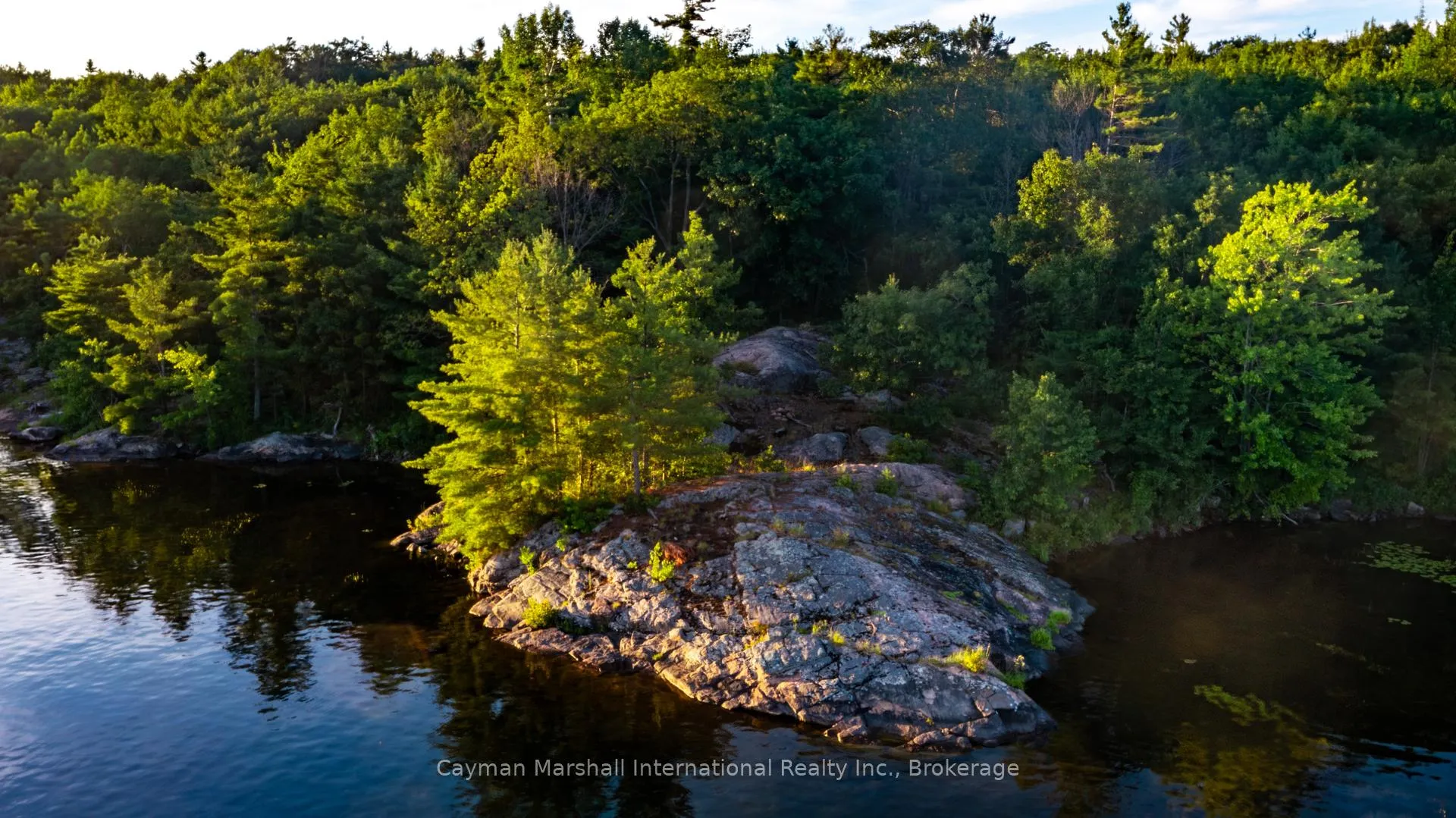 Photo 12 of Riverside Trail, Gravenhurst, Wood (Gravenhurst) — HOMEH