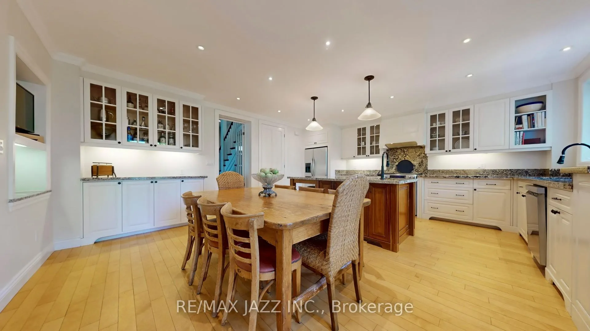 Photo 9 of 76 Queen Street, Clarington, Bowmanville — HOMEH