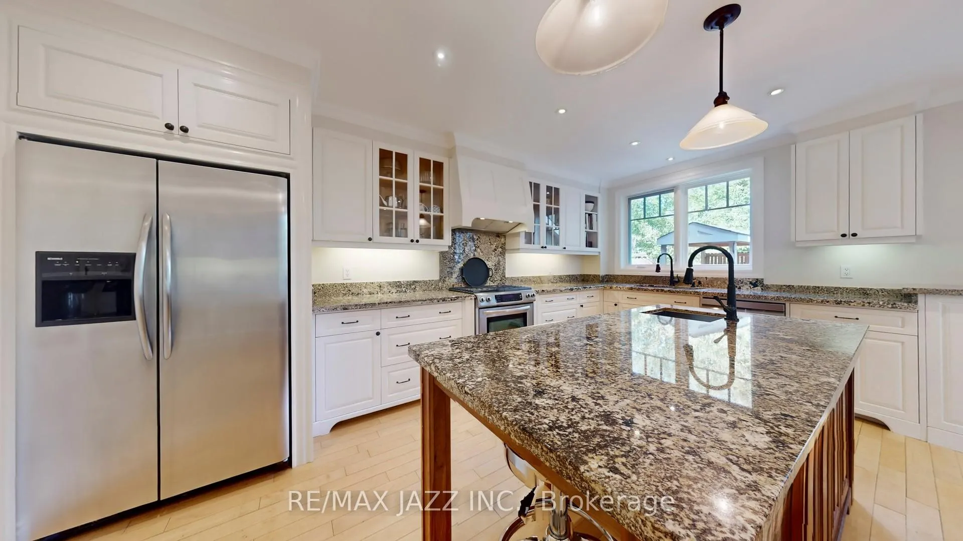 Photo 10 of 76 Queen Street, Clarington, Bowmanville — HOMEH