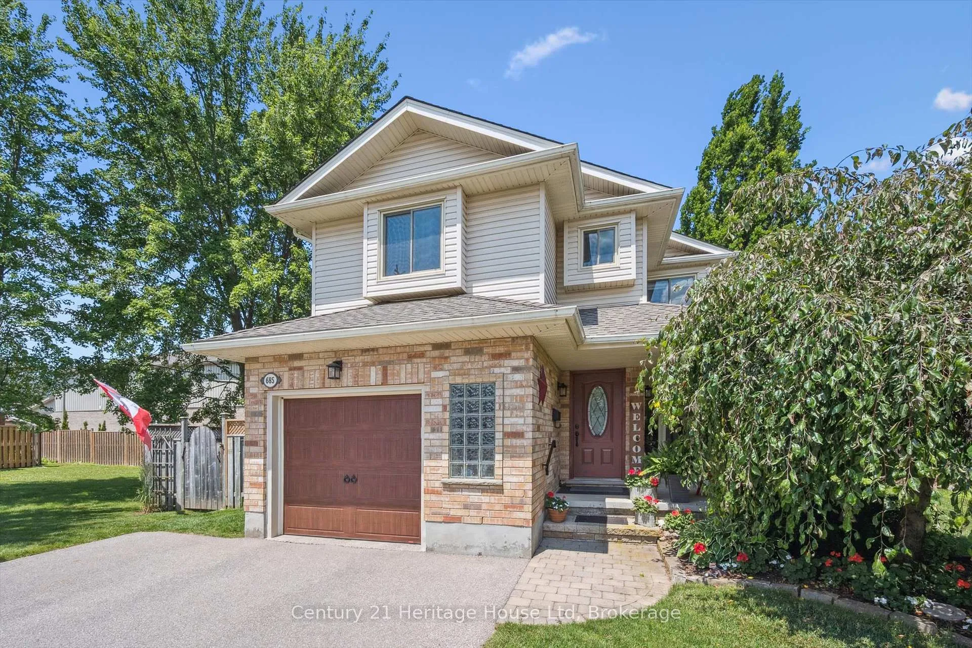 Photo 3 of 685 Willow Road, Guelph, Willow West/Sugarbush/West Acres — HOMEH