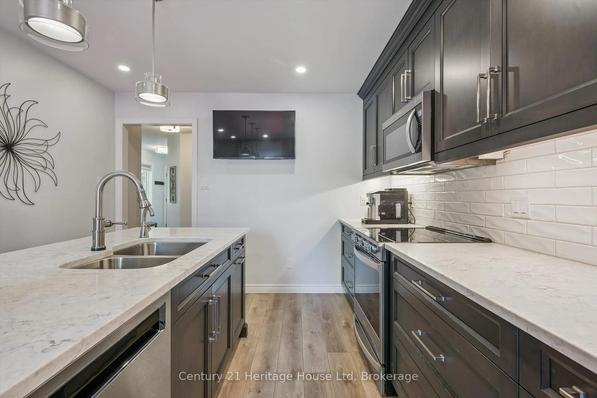 Photo 15 of 685 Willow Road, Guelph, Willow West/Sugarbush/West Acres — HOMEH