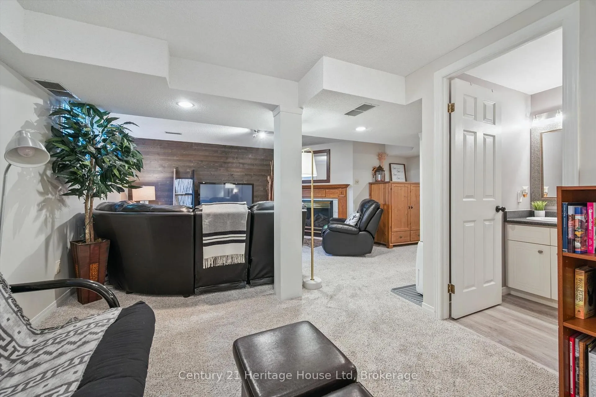 Photo 29 of 685 Willow Road, Guelph, Willow West/Sugarbush/West Acres — HOMEH