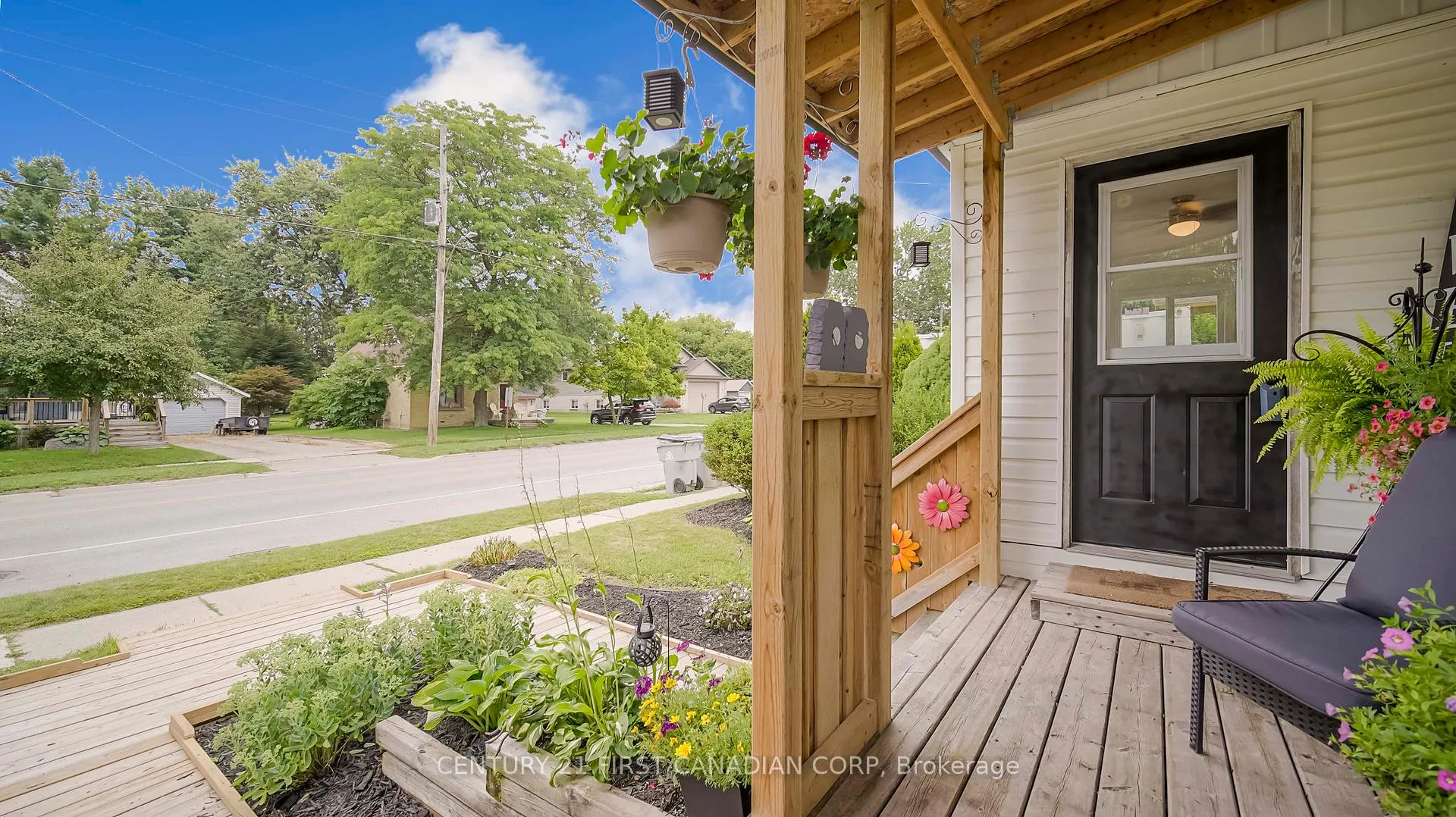 Photo 3 of 8591 Glendon Drive, Strathroy-Caradoc, Mount Brydges — HOMEH