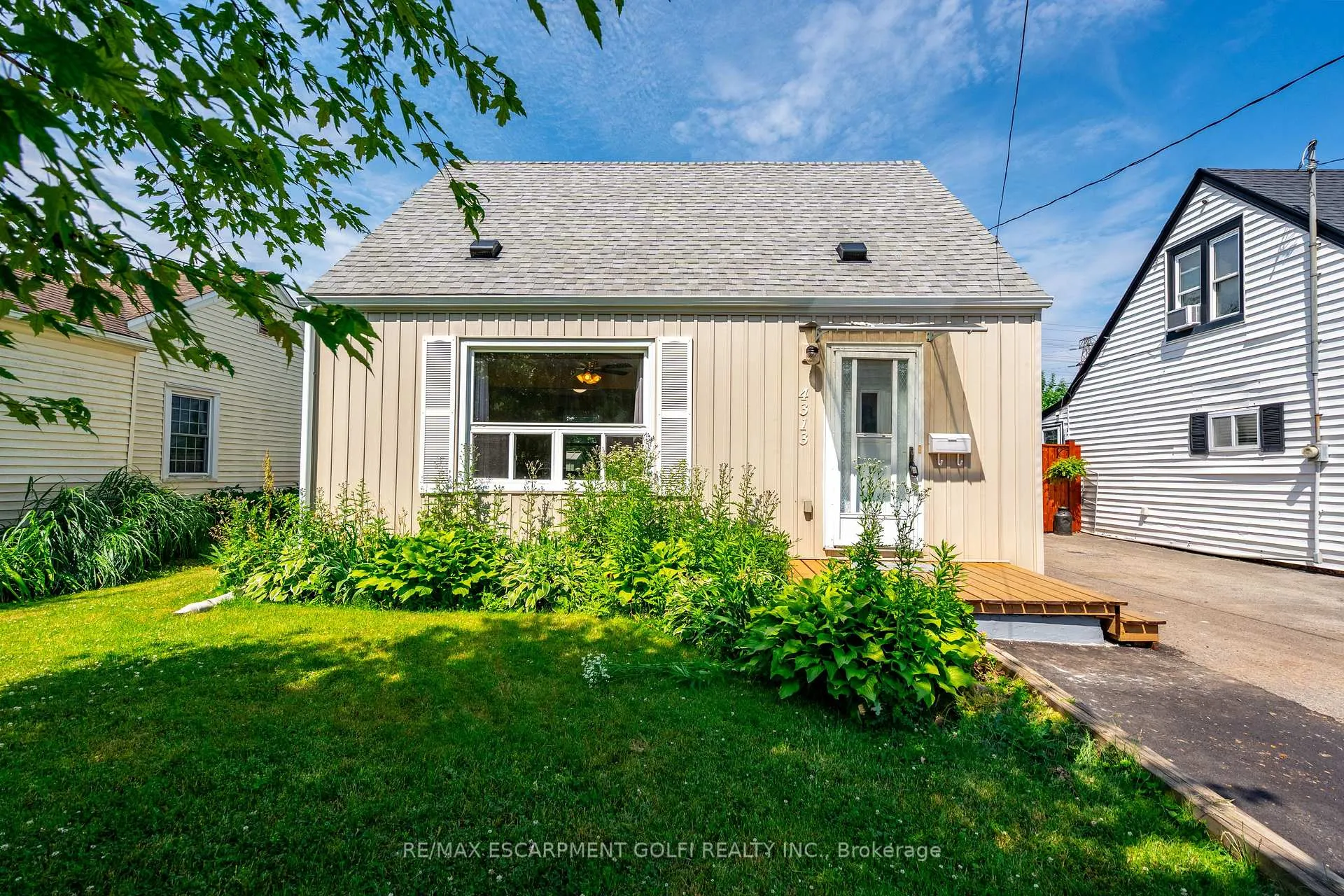 Photo 1 of 4313 Sixth Avenue, Niagara Falls, Cherrywood — HOMEH
