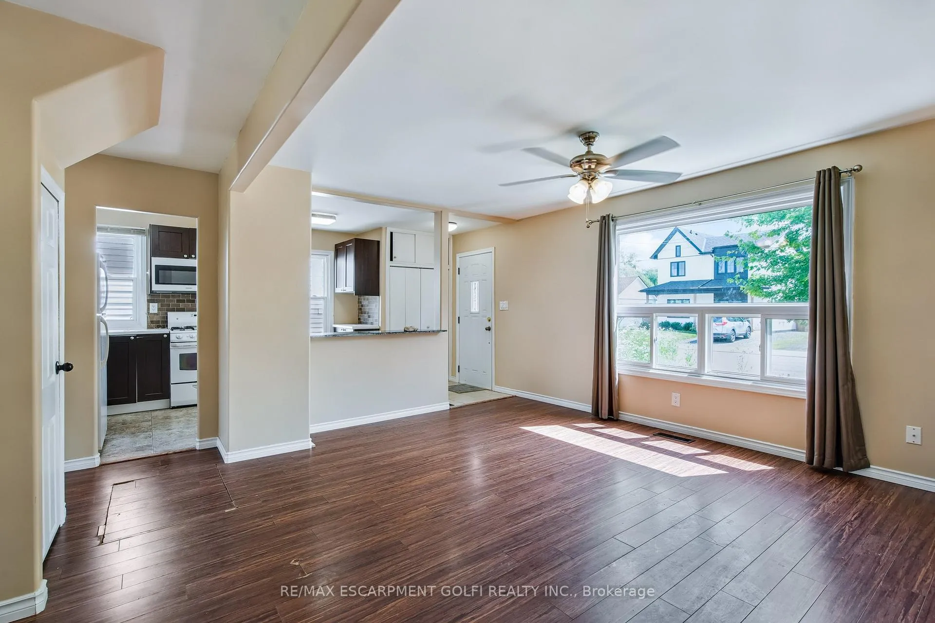 Photo 10 of 4313 Sixth Avenue, Niagara Falls, Cherrywood — HOMEH
