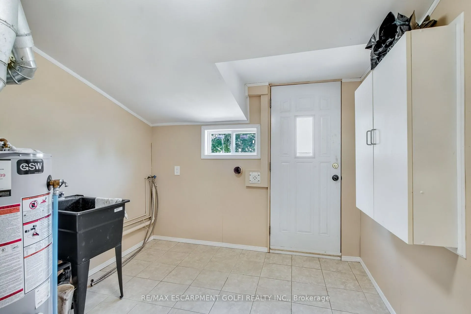 Photo 12 of 4313 Sixth Avenue, Niagara Falls, Cherrywood — HOMEH