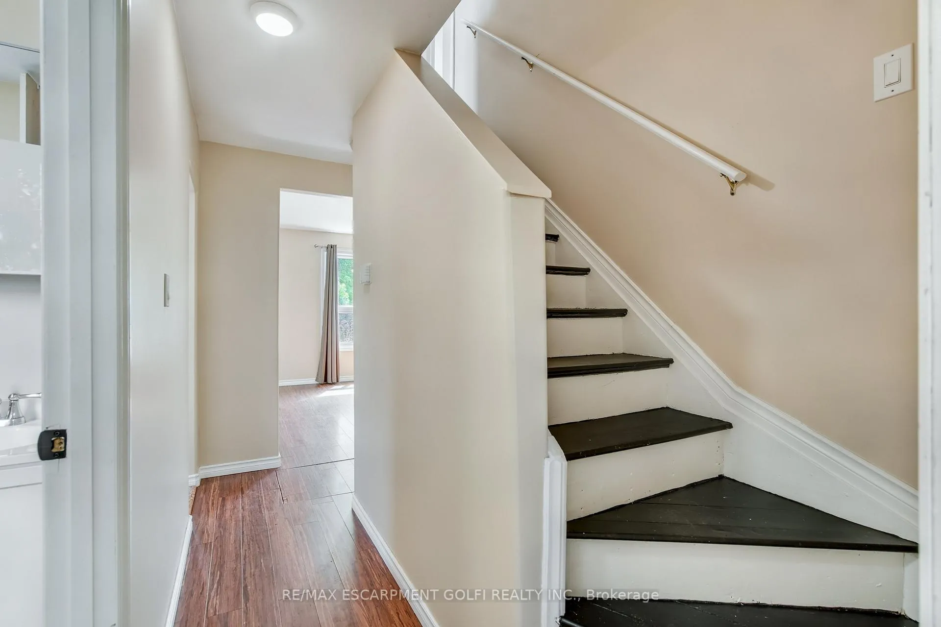 Photo 13 of 4313 Sixth Avenue, Niagara Falls, Cherrywood — HOMEH