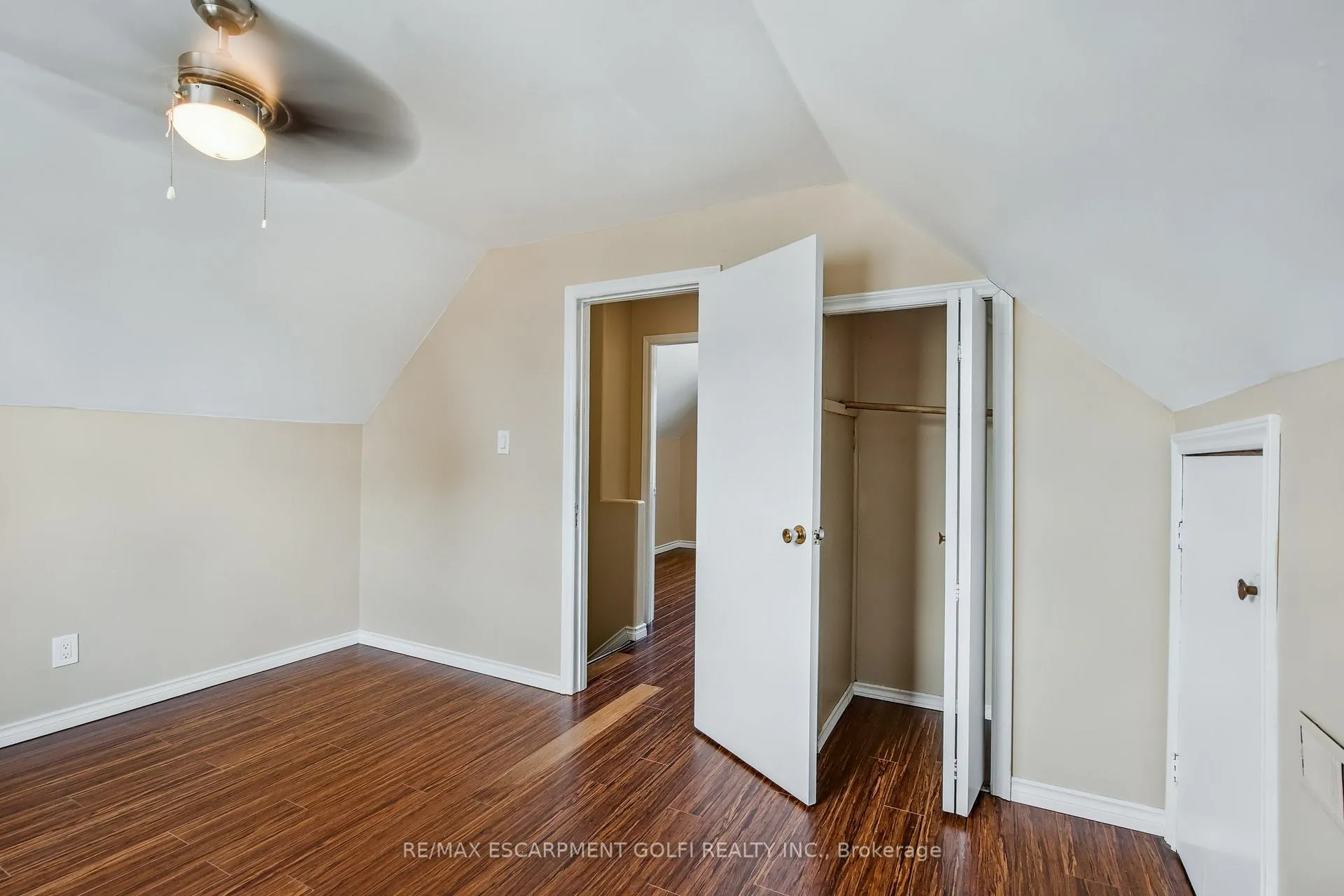 Photo 15 of 4313 Sixth Avenue, Niagara Falls, Cherrywood — HOMEH