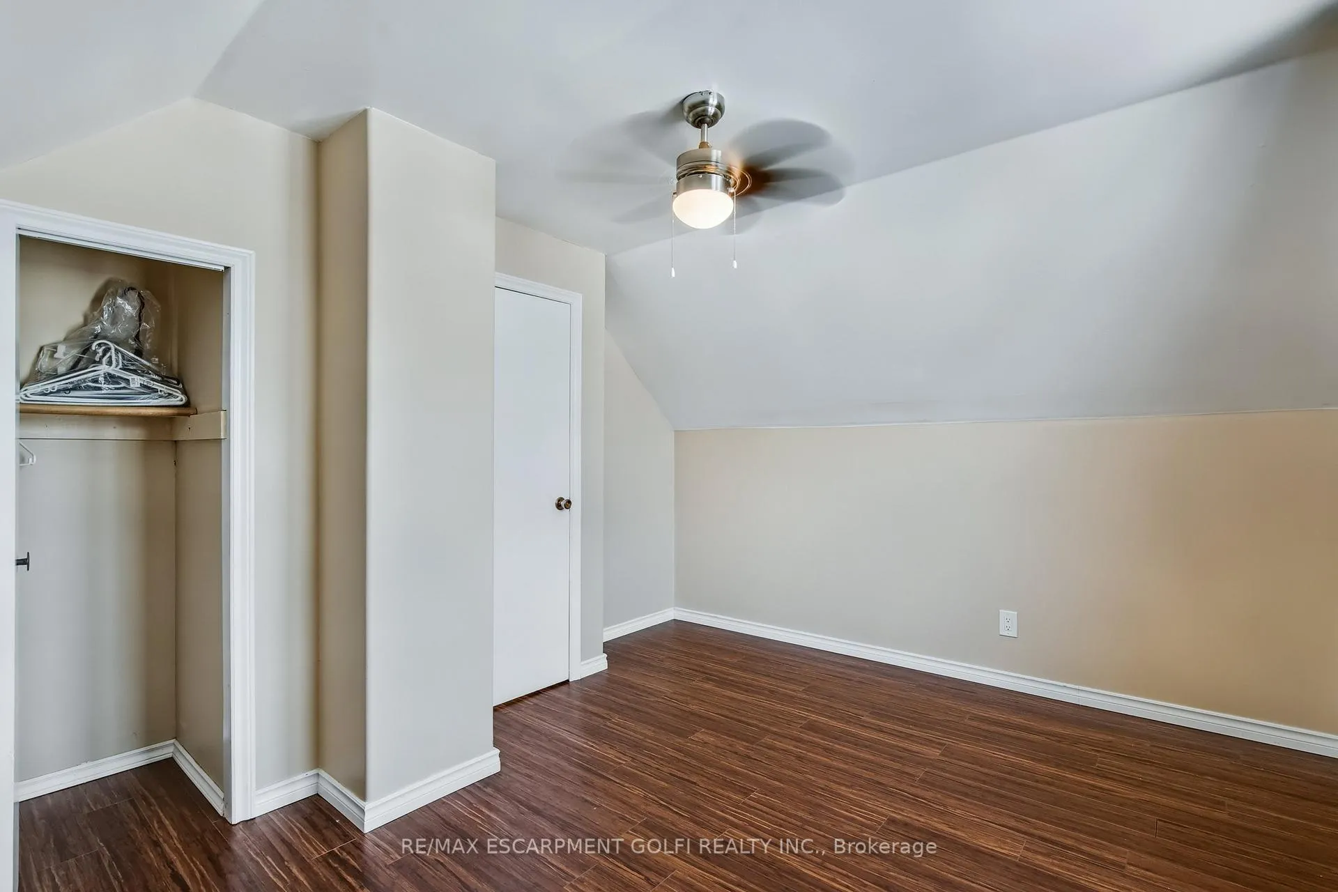 Photo 18 of 4313 Sixth Avenue, Niagara Falls, Cherrywood — HOMEH