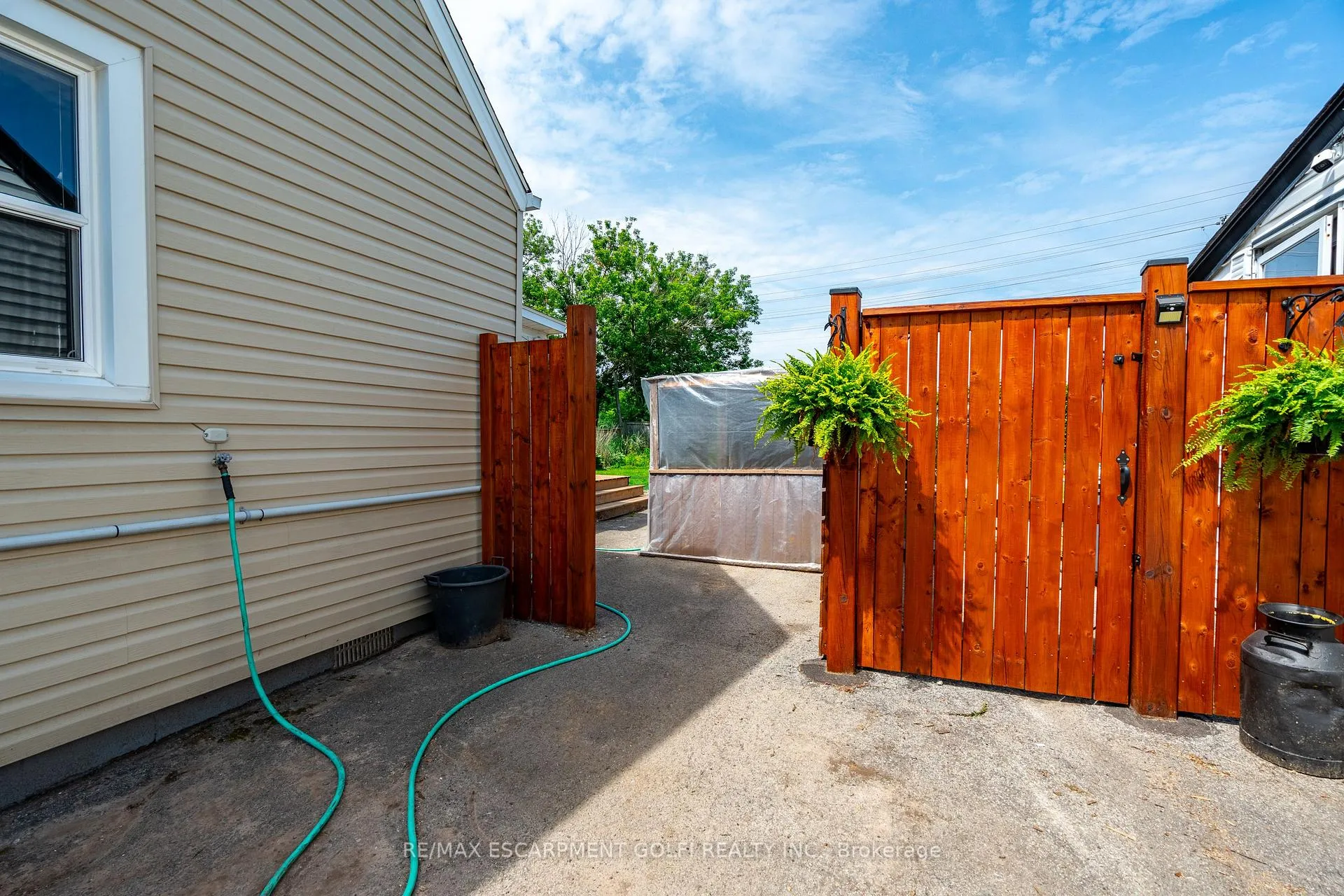 Photo 23 of 4313 Sixth Avenue, Niagara Falls, Cherrywood — HOMEH