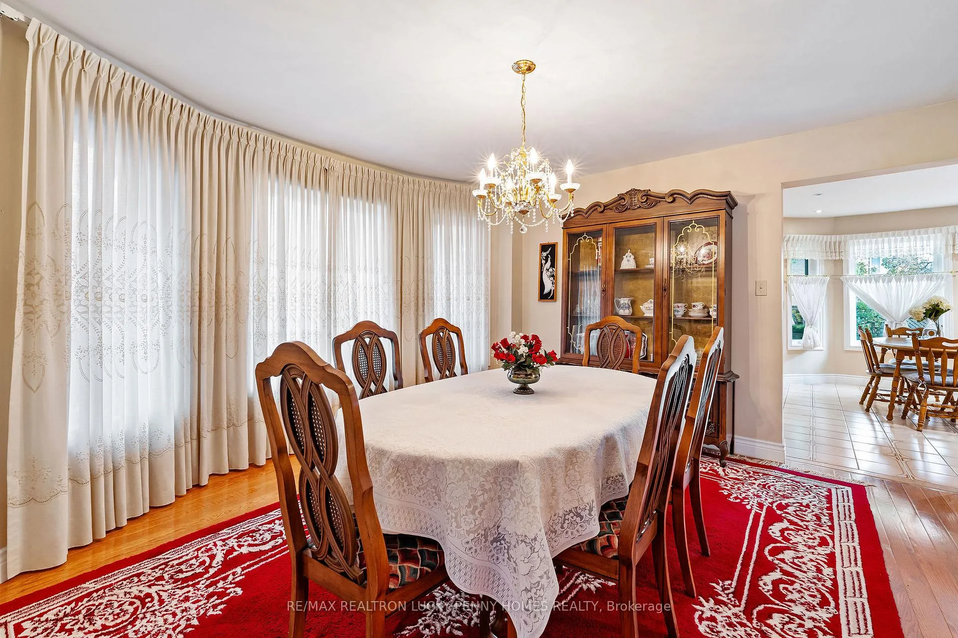 Photo 7 of 47 Tomlinson Circle, Markham, Buttonville — HOMEH