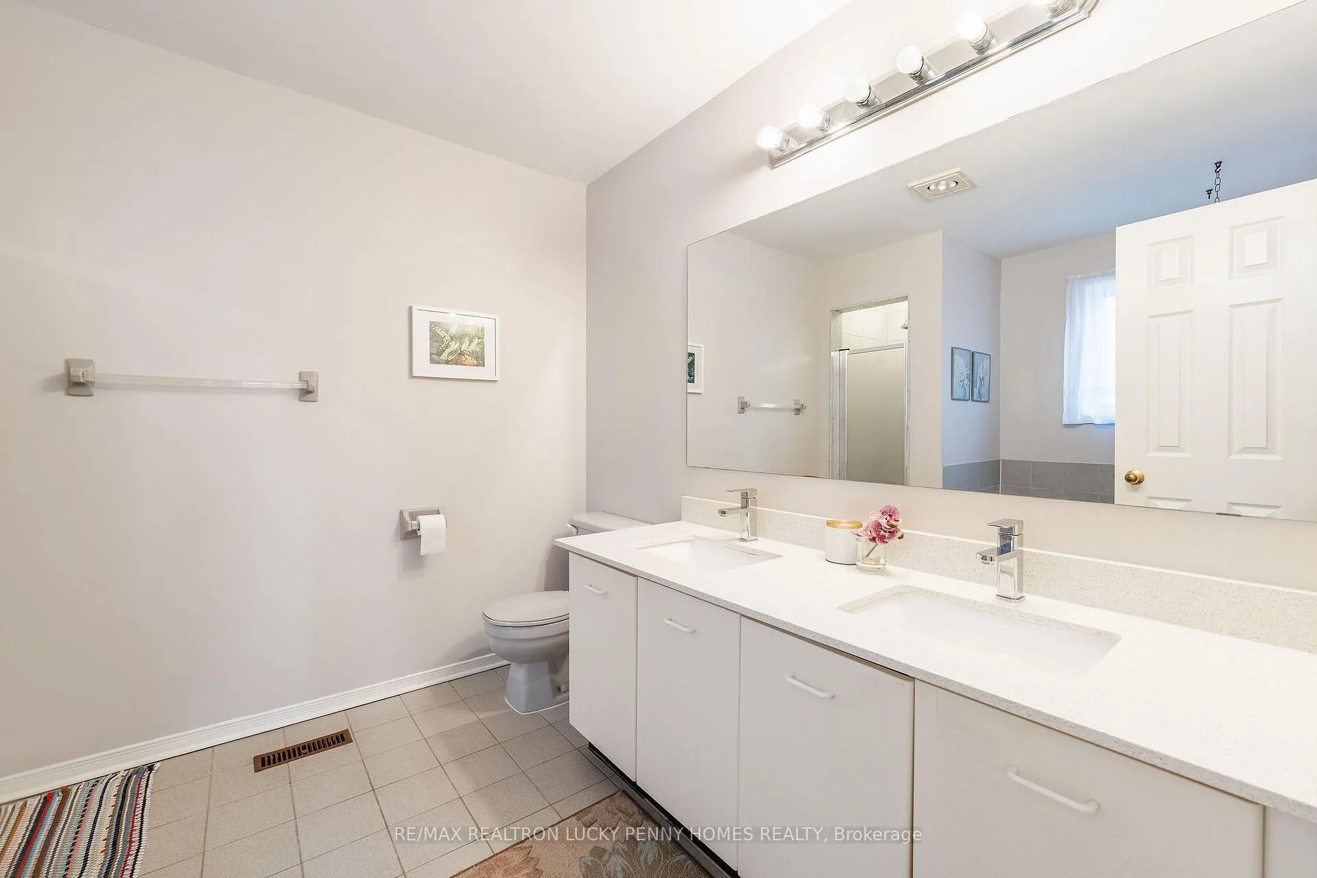 Photo 17 of 47 Tomlinson Circle, Markham, Buttonville — HOMEH