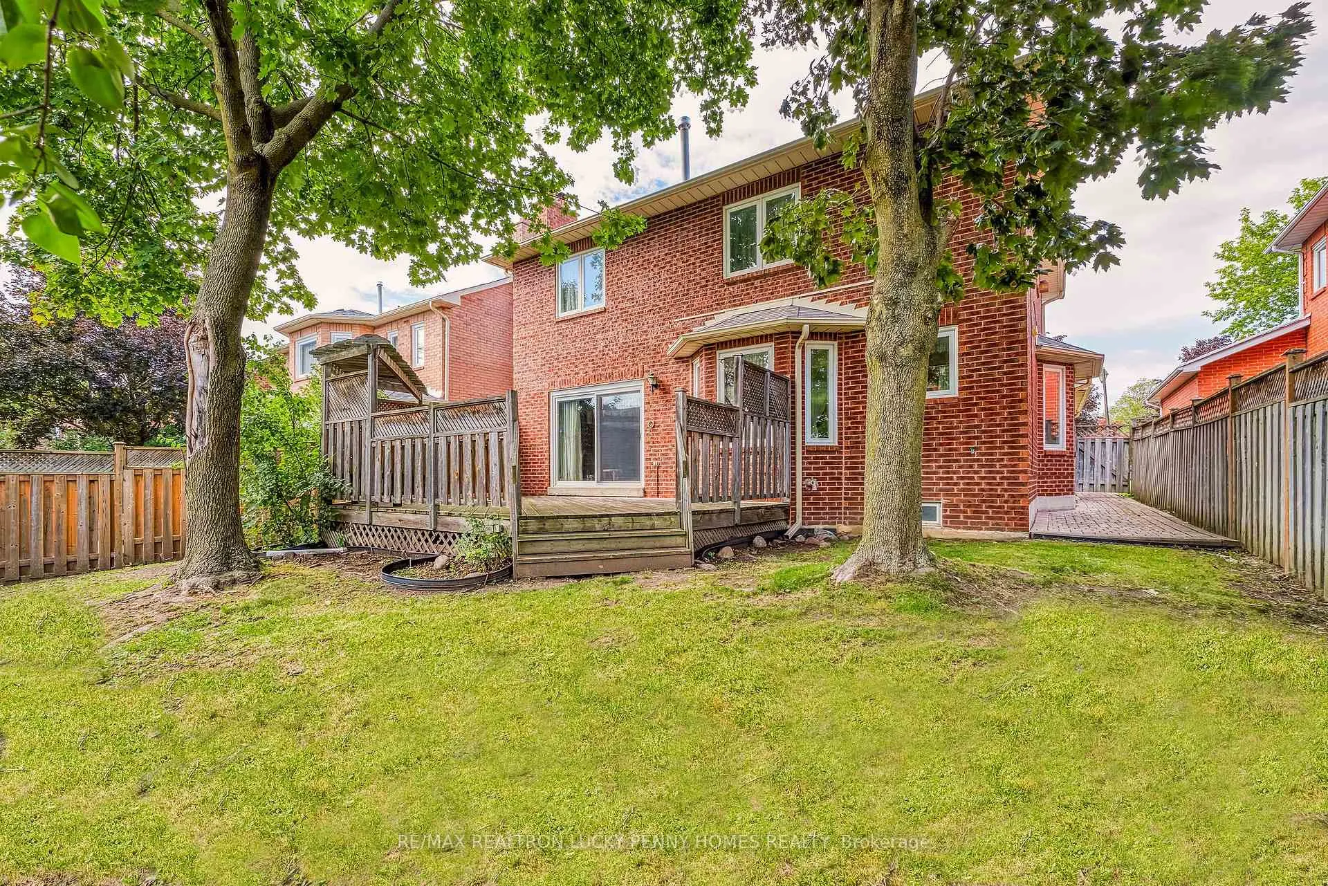 Photo 29 of 47 Tomlinson Circle, Markham, Buttonville — HOMEH