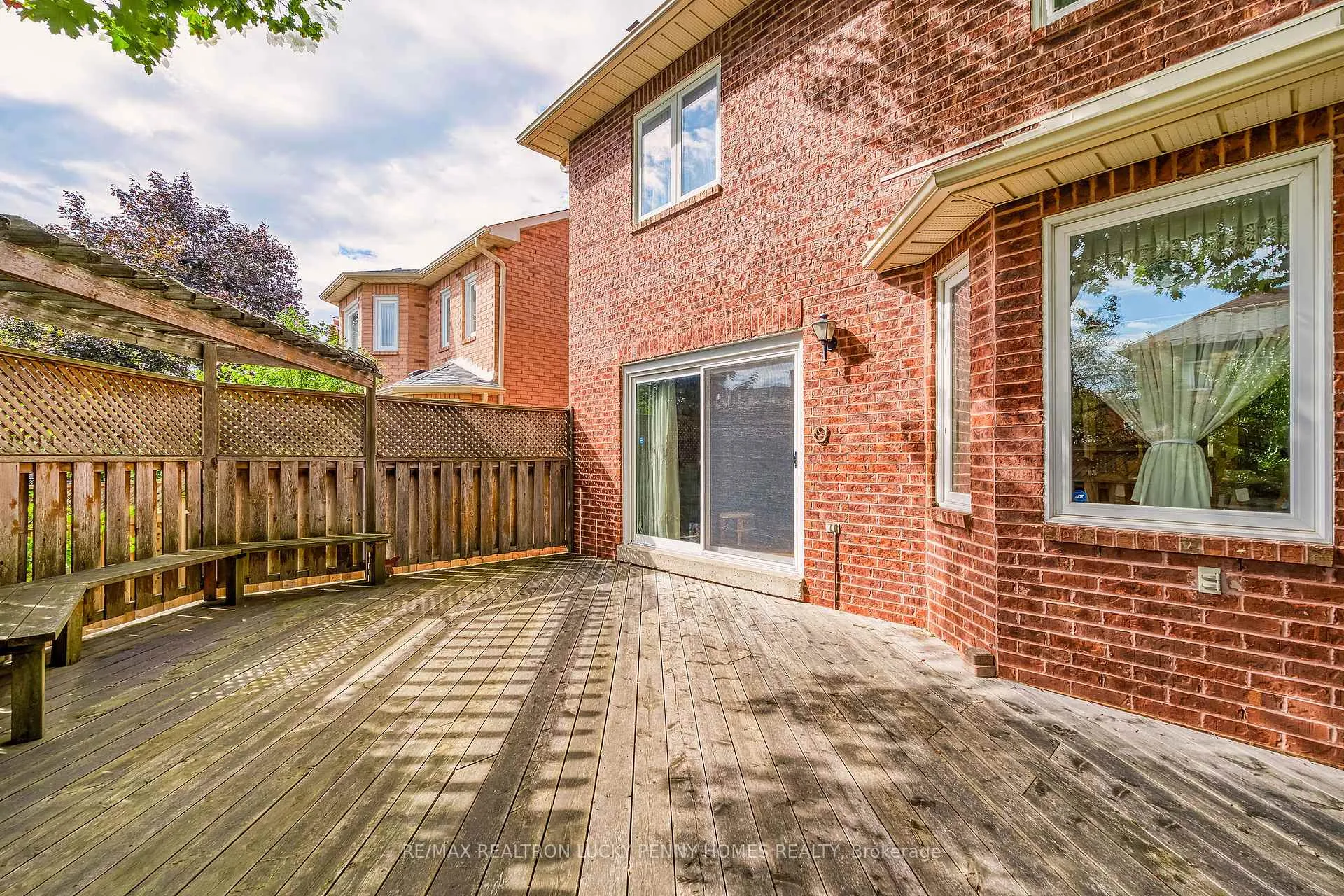 Photo 30 of 47 Tomlinson Circle, Markham, Buttonville — HOMEH