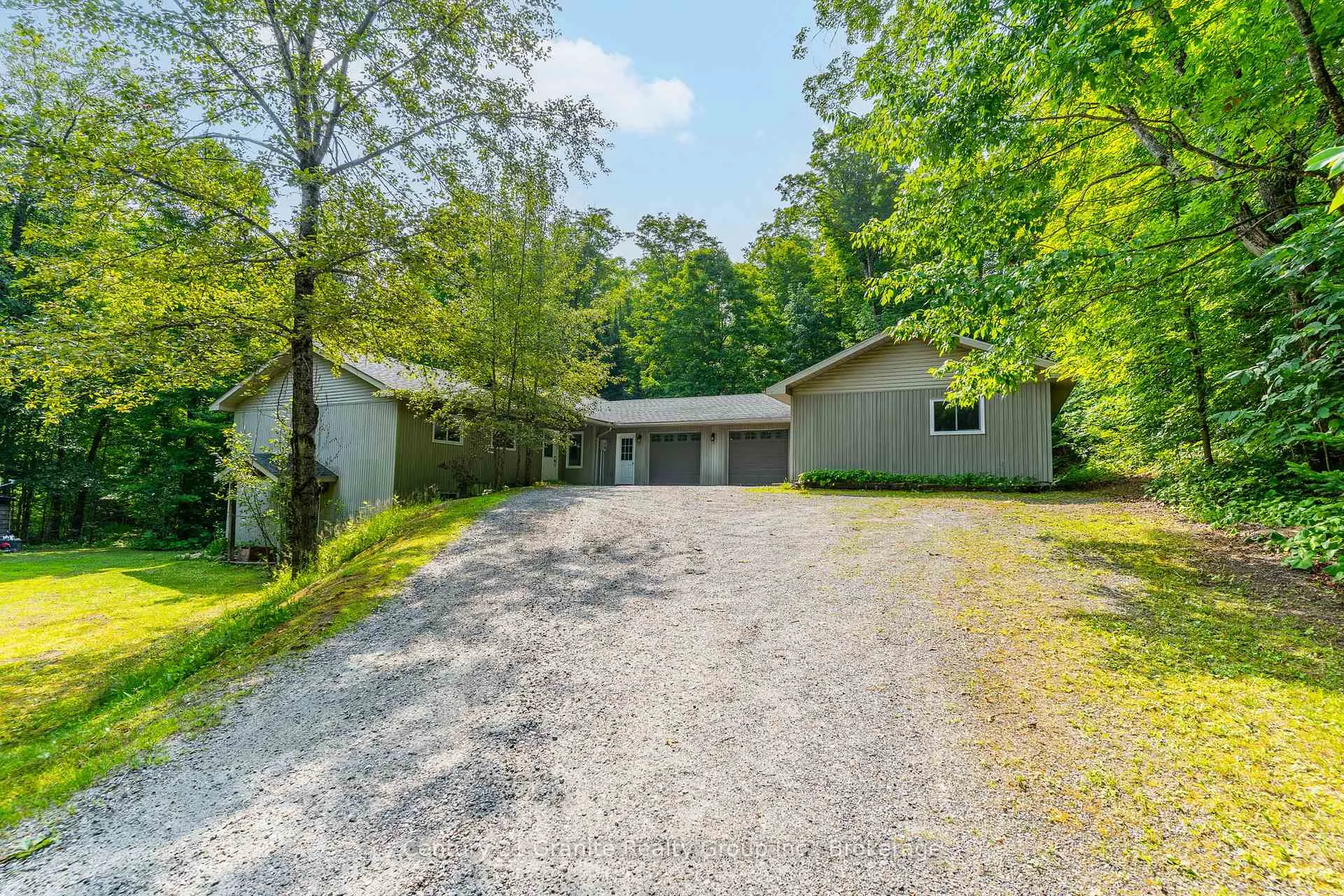 Front of 1029 Wigamog Road