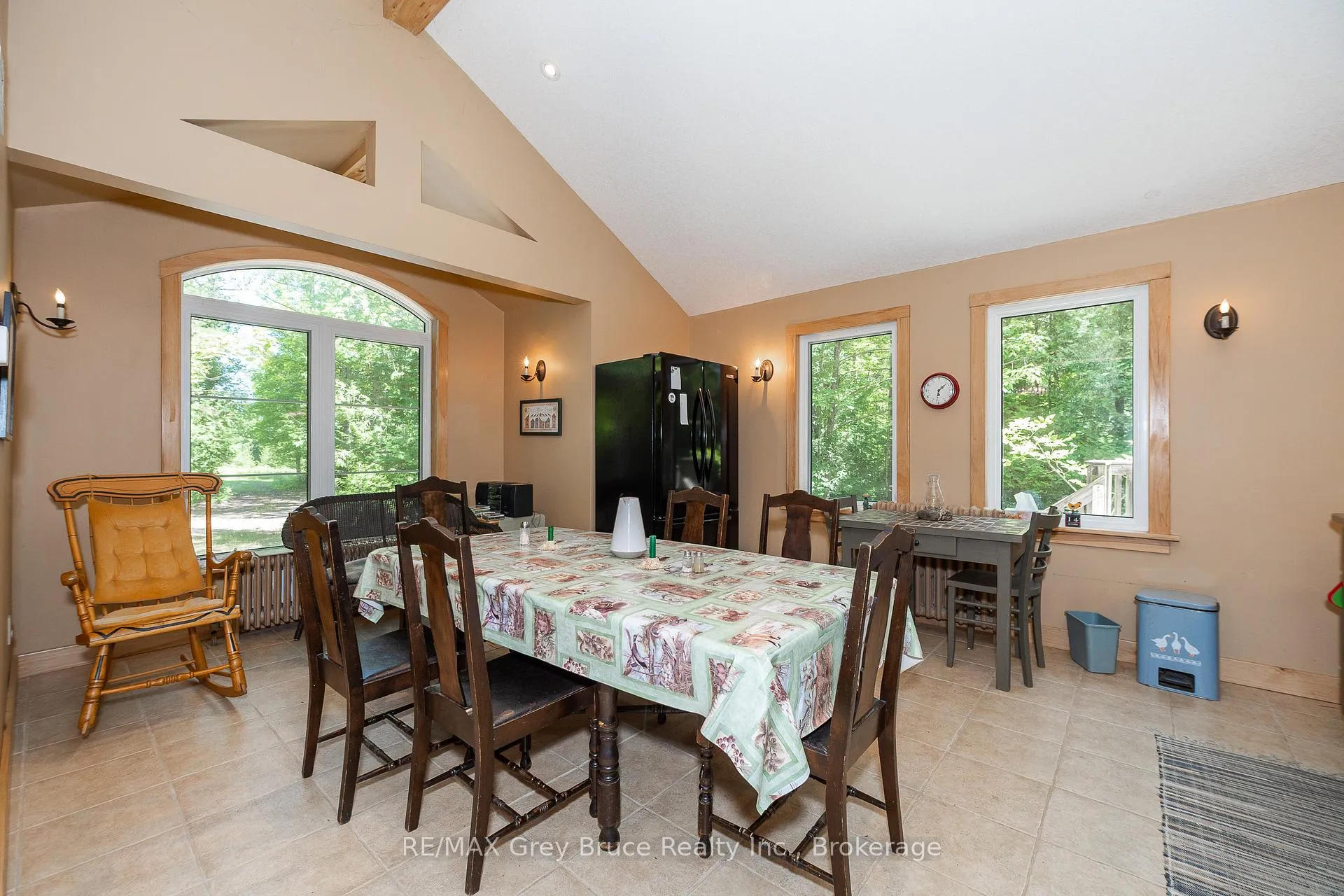 Photo 5 of 216152 Concession 4 Road, Chatsworth — HOMEH