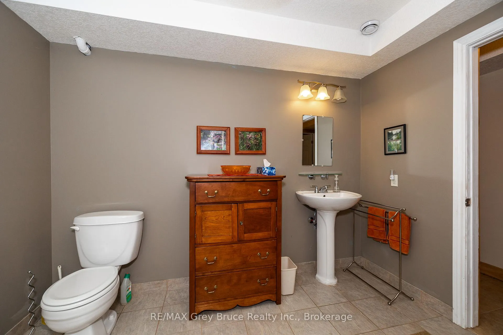 Photo 22 of 216152 Concession 4 Road, Chatsworth — HOMEH