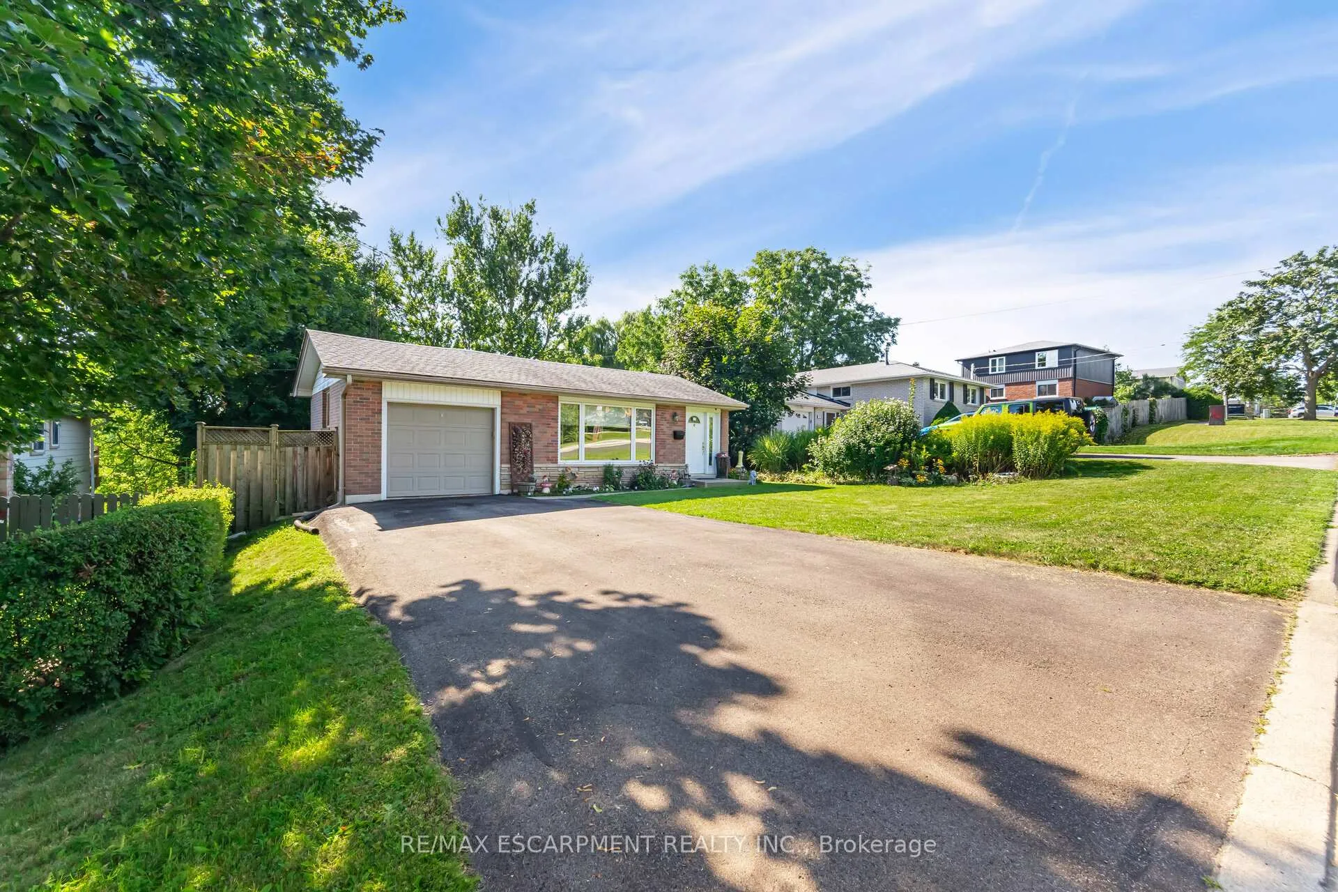 Photo 6 of 70 Cobblehill Road, Halton Hills, Acton — HOMEH