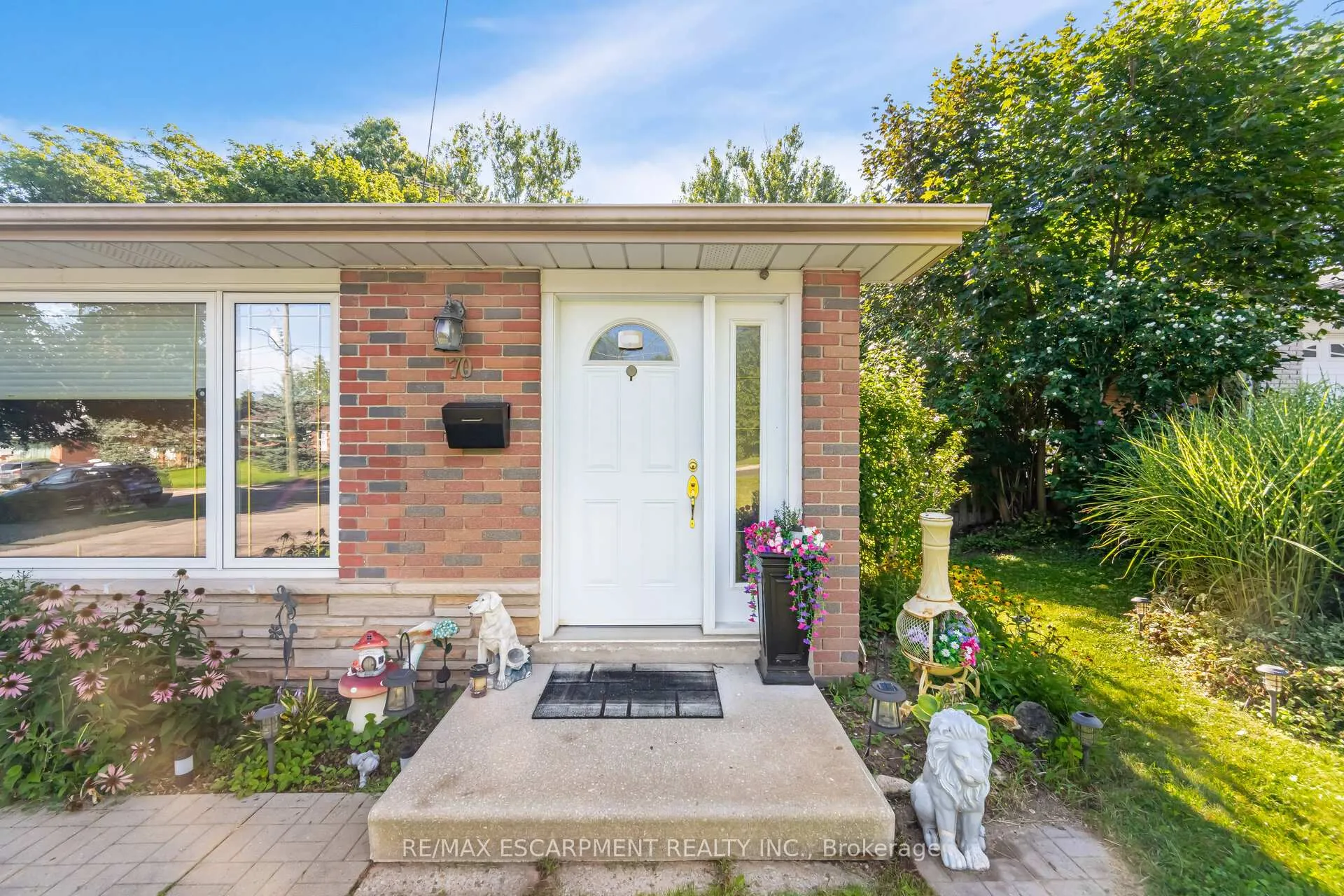 Photo 8 of 70 Cobblehill Road, Halton Hills, Acton — HOMEH