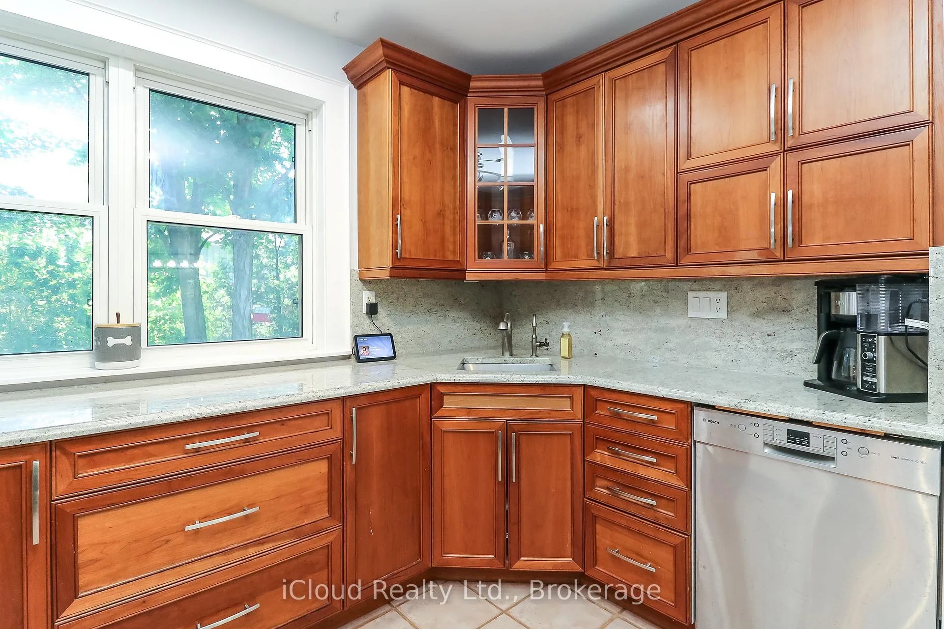 Photo 12 of 116 Trafalgar Road, Erin, Rural Erin — HOMEH